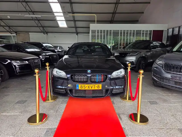 BMW M550 5-serie Xdrive Individual Schwarz Pakket!