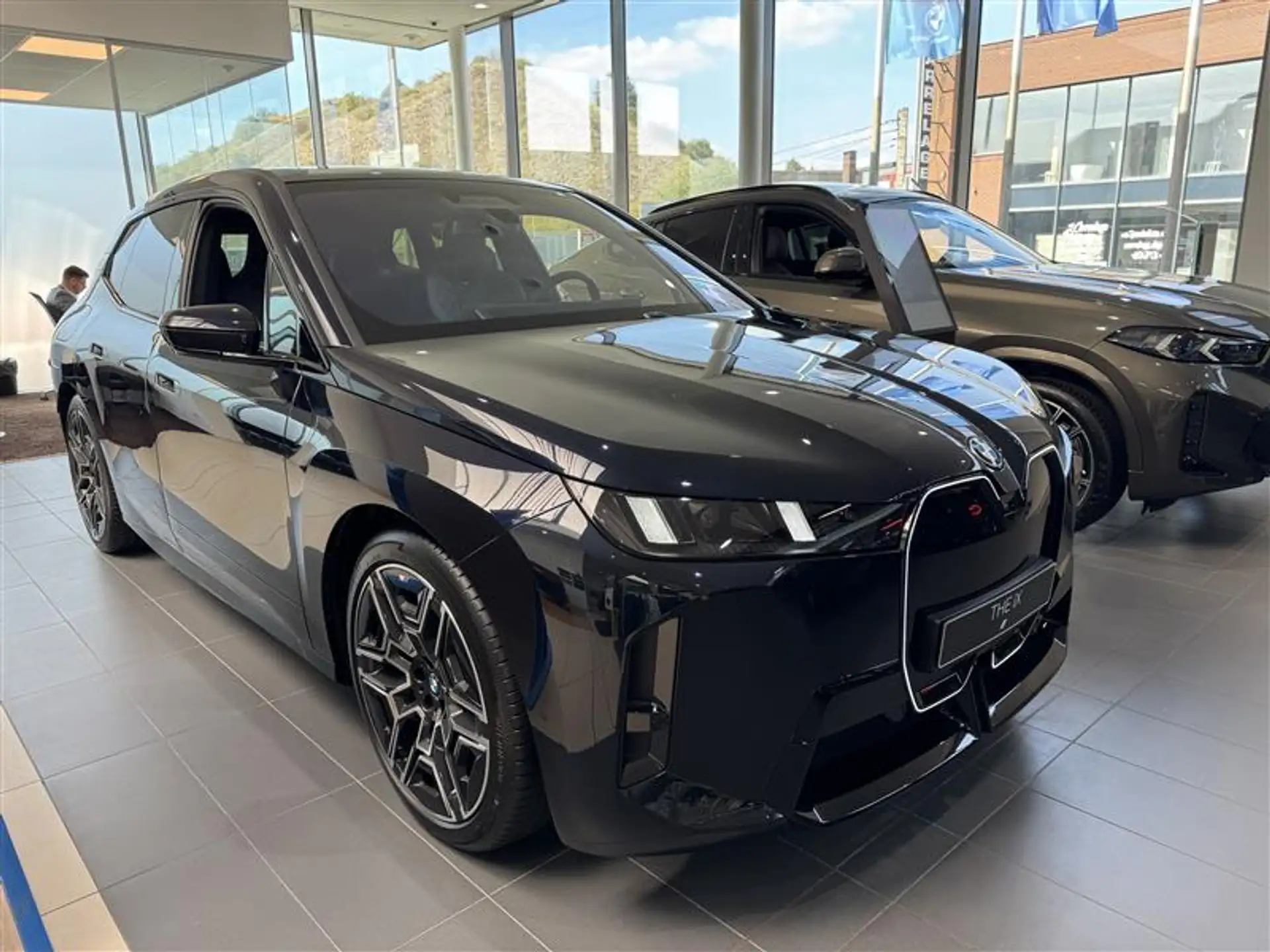 BMW iX xDrive45 2026 블랙 사진 1