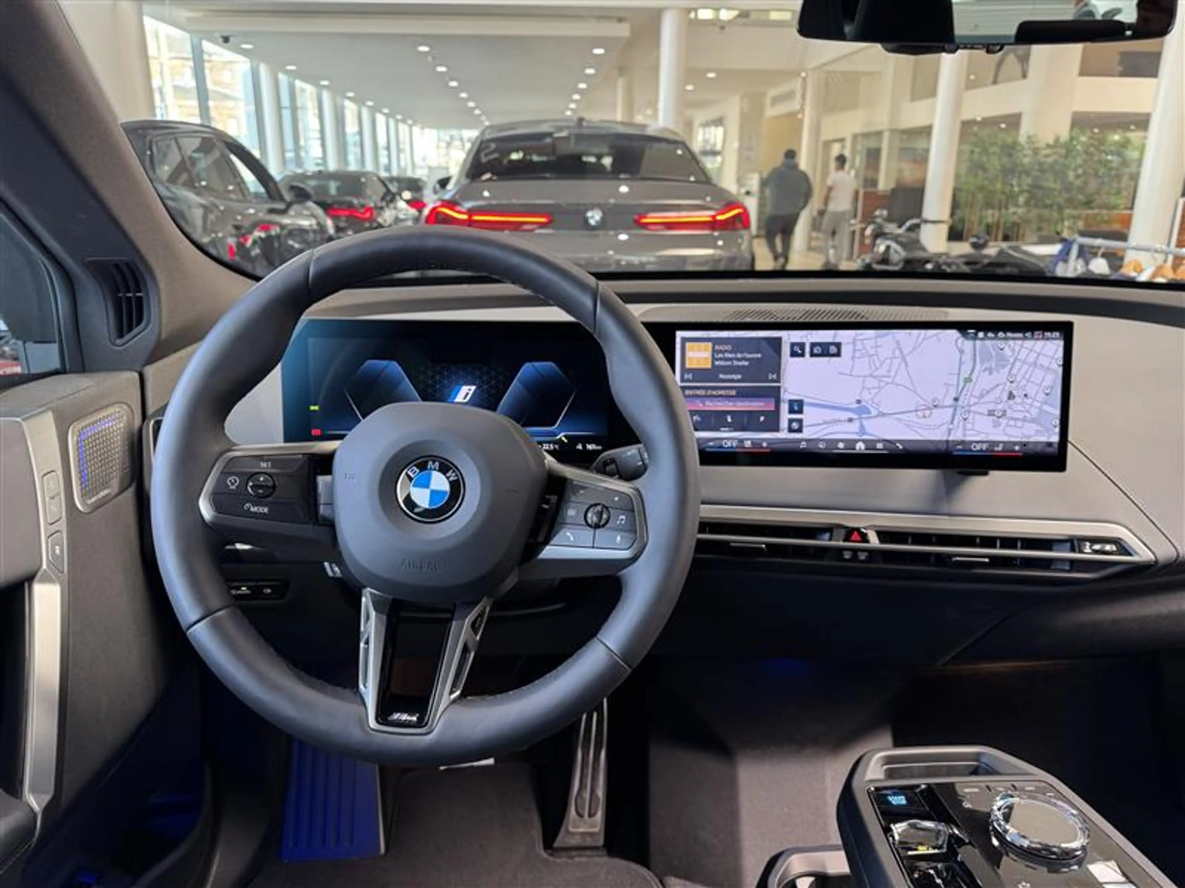 BMW iX iX 100.6 kWh xDrive45 — photo 4