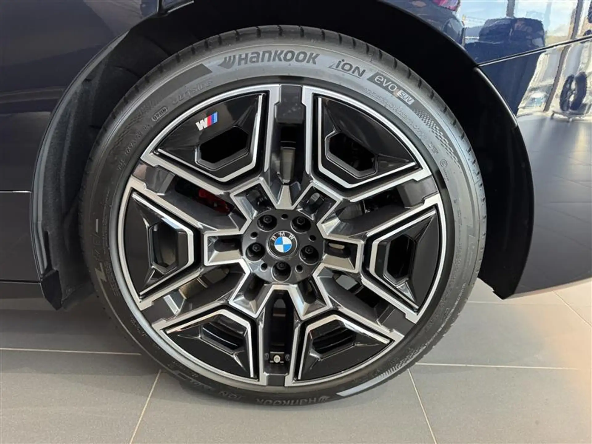 BMW iX xDrive45 2026 블랙 사진 4