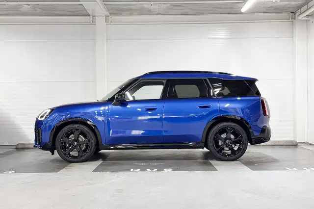 MINI Countryman view 2