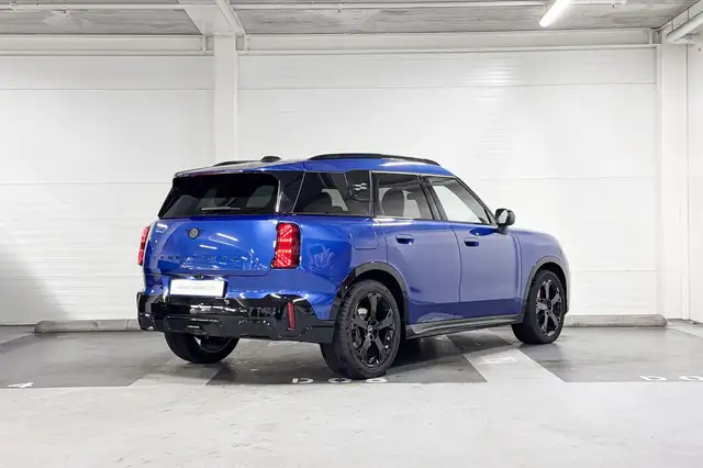 MINI Countryman view 6