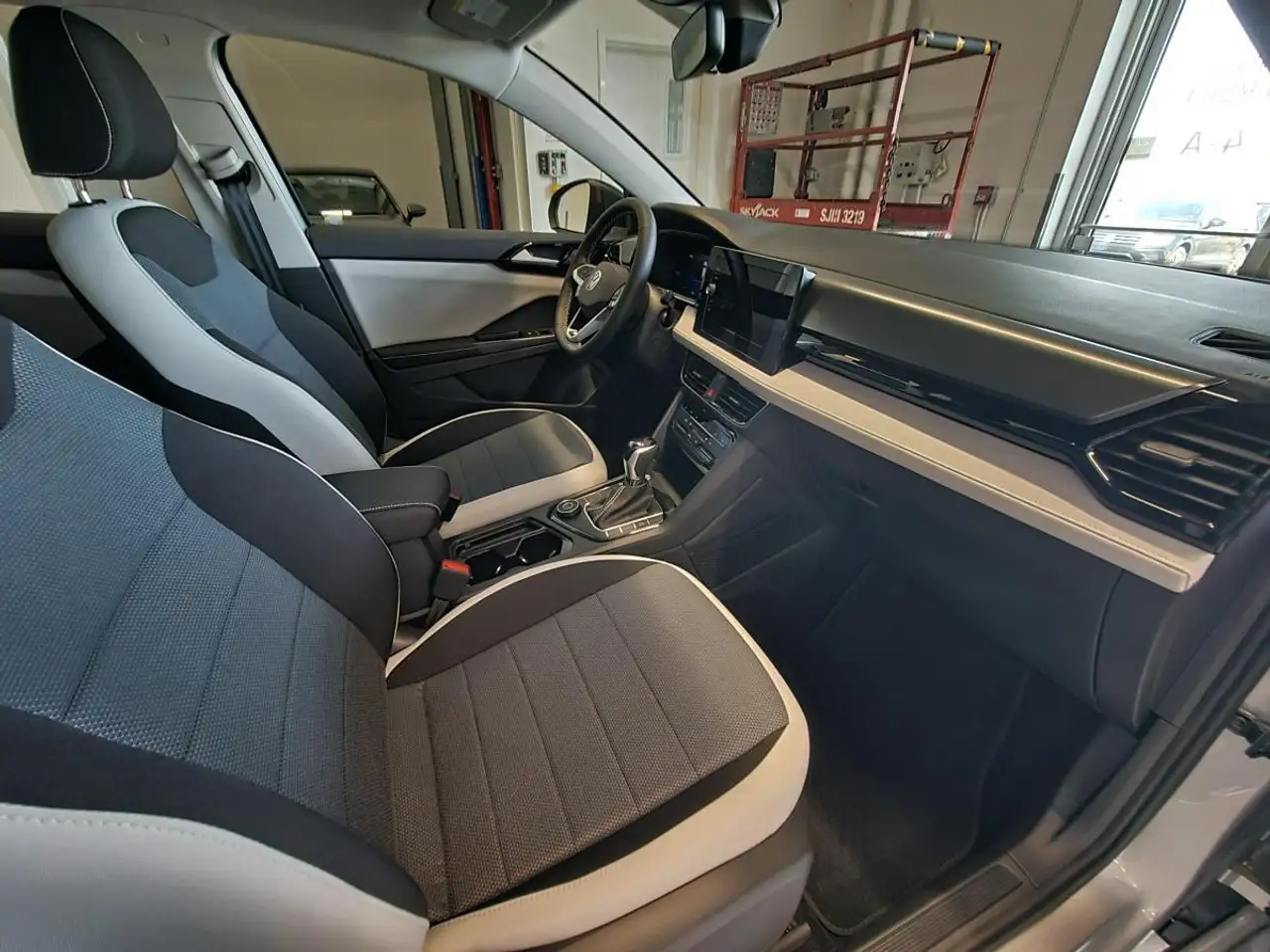 Volkswagen Taos снимка Volkswagen Taos