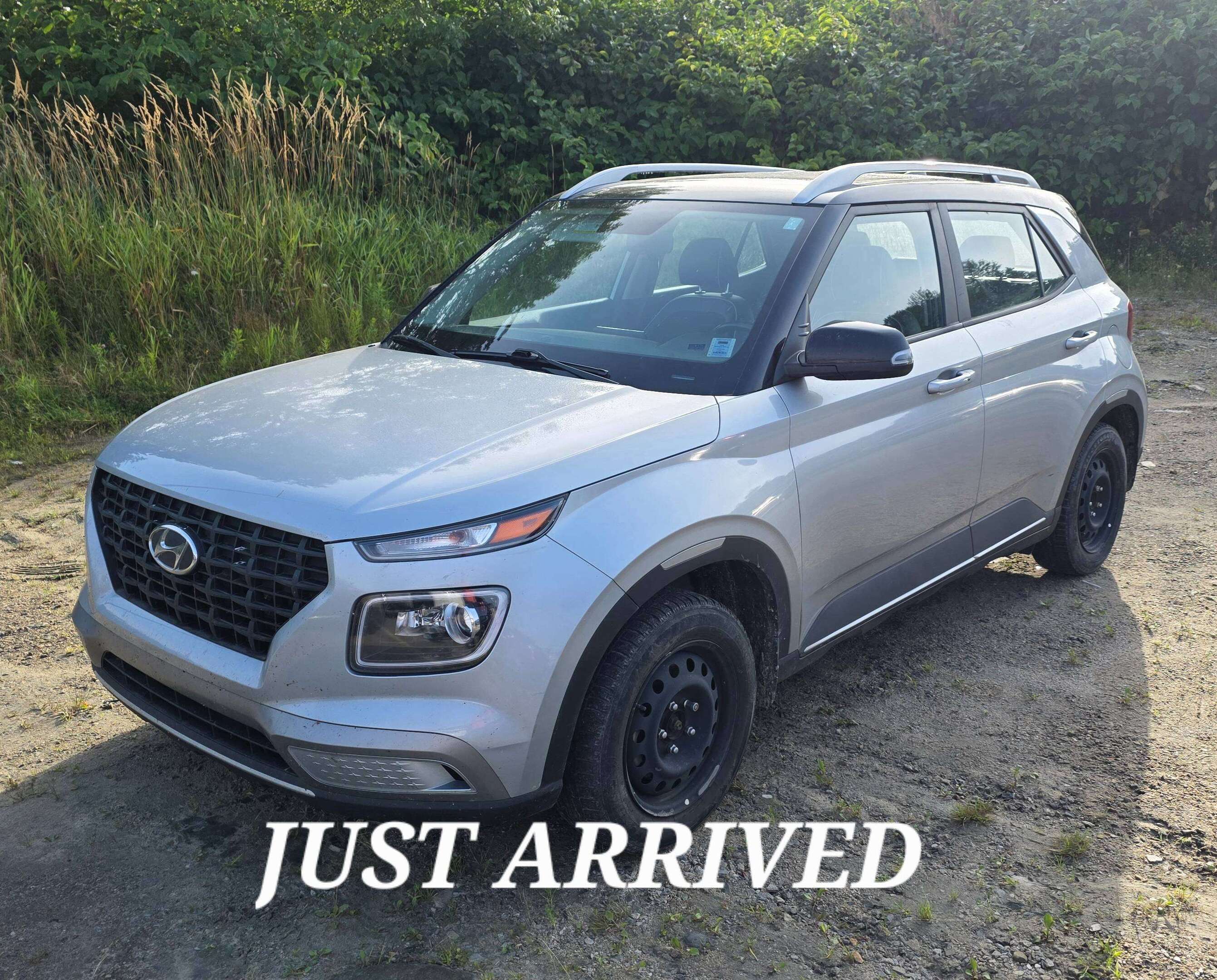 Silver 2022 Hyundai Venue SUV / Crossover Automatic