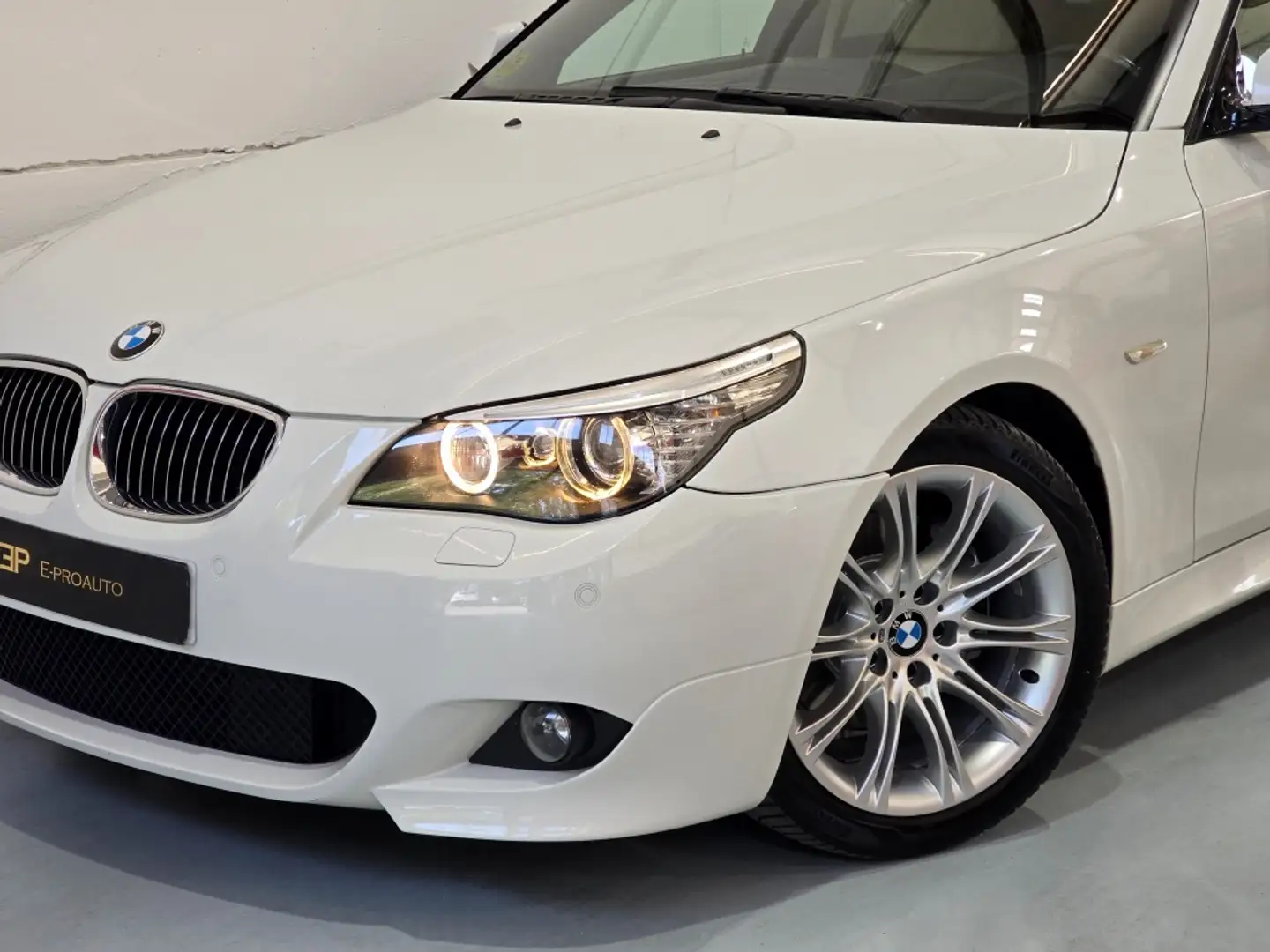 BMW 530 530d Touring Aut. Blanco - 2