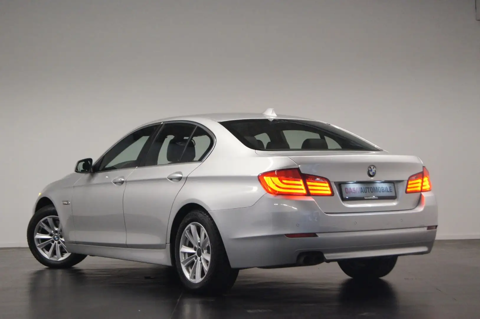 BMW 523 Lim.| PROF|XENON|PDC|SHZ|AHK|HU07.2027 Argent - 1