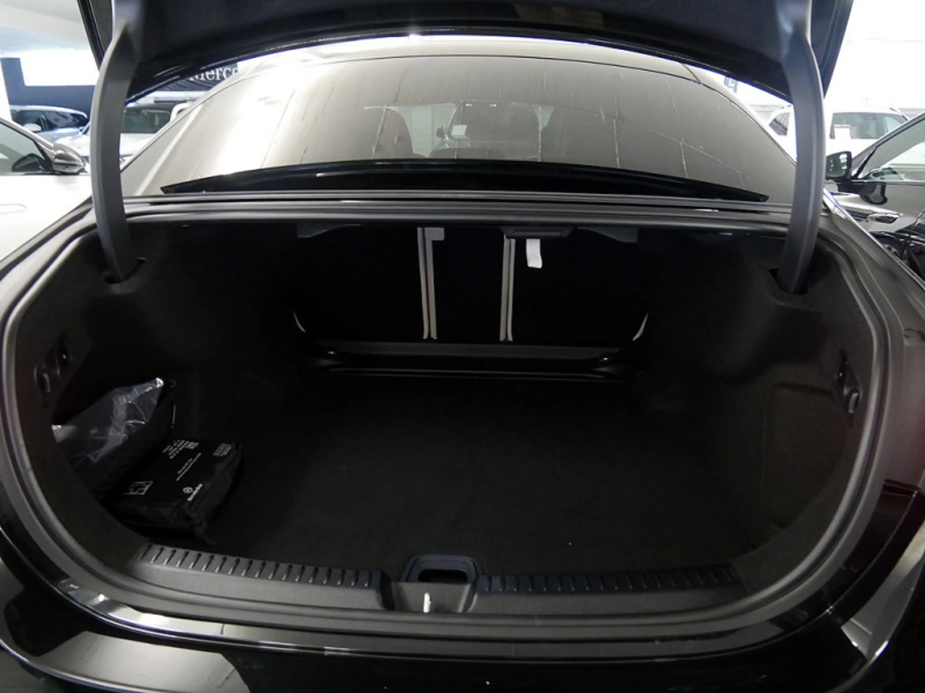 Mercedes-Benz E 200 , AVANTGARDE MEMO 360 DISTR KAMERA SPUR — photo 11