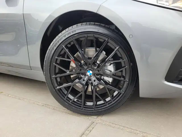 BMW 1 Series view 8