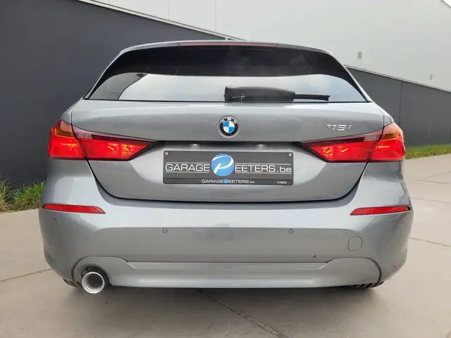 BMW 1 Series view 4