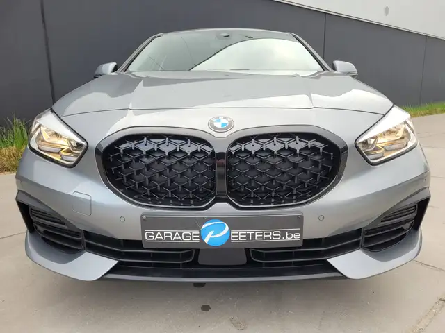 BMW 1 Series view 5