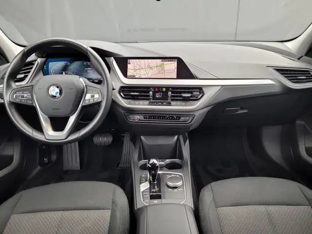 BMW 1 Series view 12