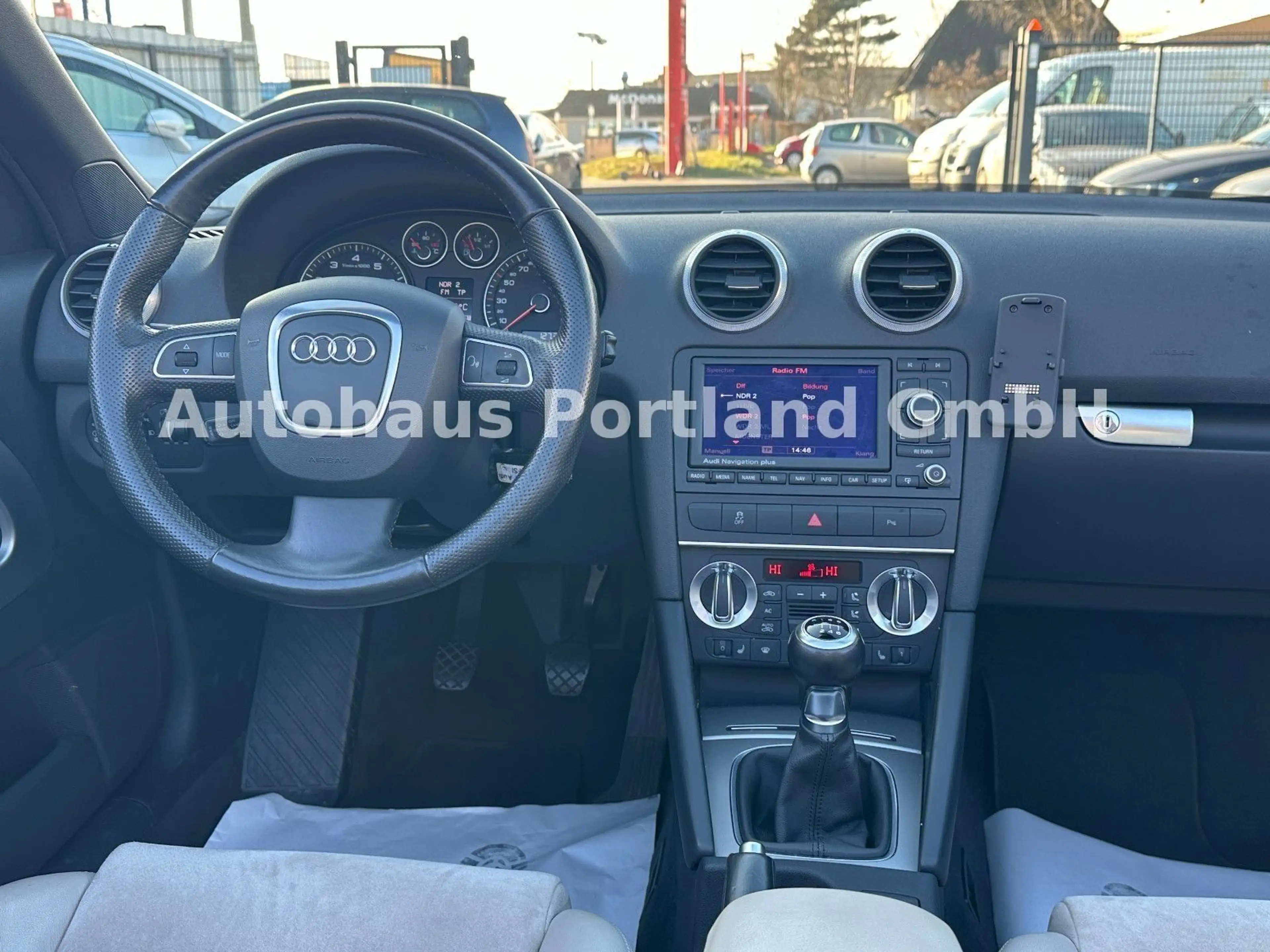 Audi A3 Cabriolet Ambition 1.8/TOP/S-Heft/SHZ/Navi/Xe — photo 11