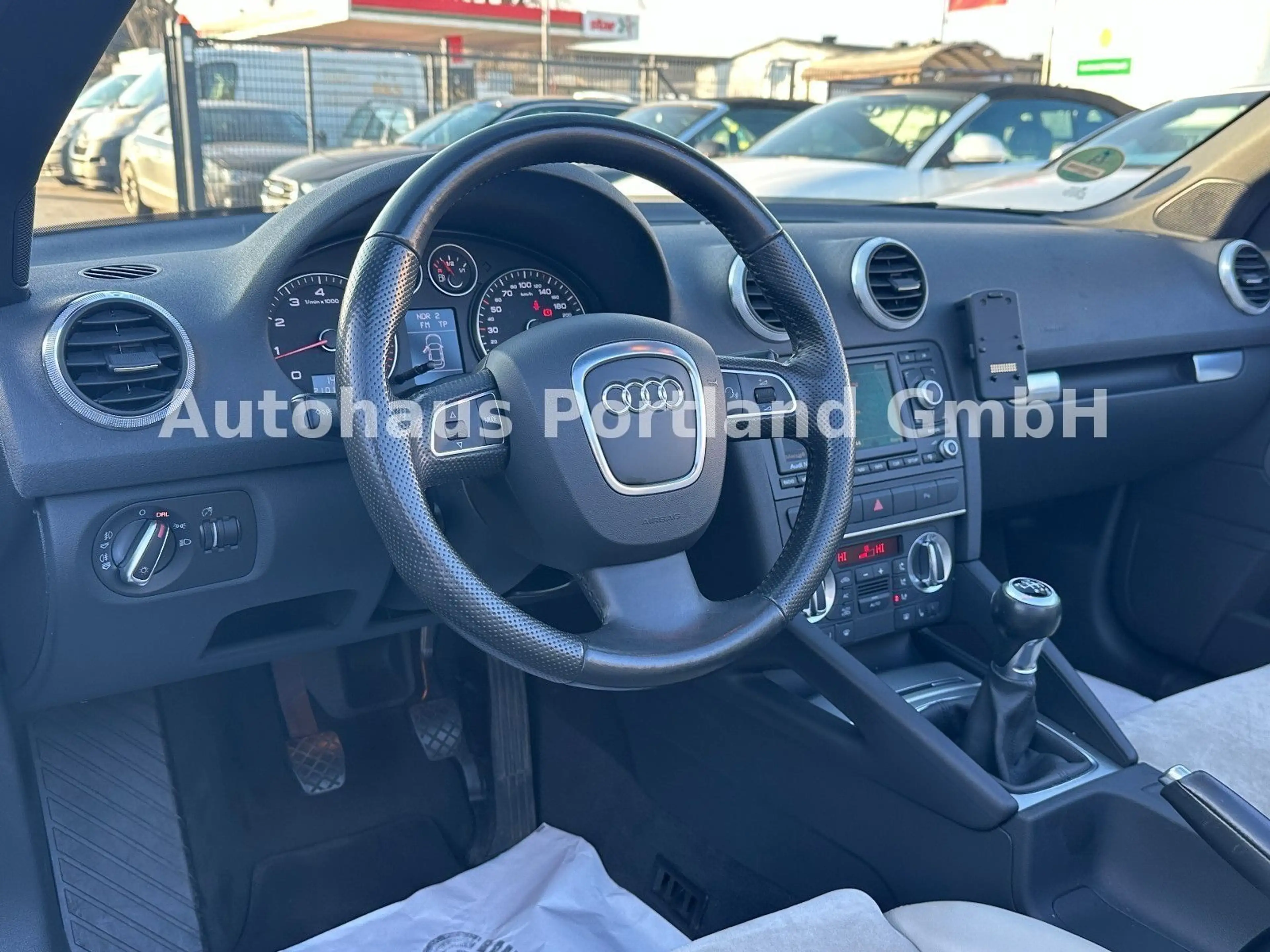 Audi A3 Cabriolet Ambition 1.8/TOP/S-Heft/SHZ/Navi/Xe — photo 9