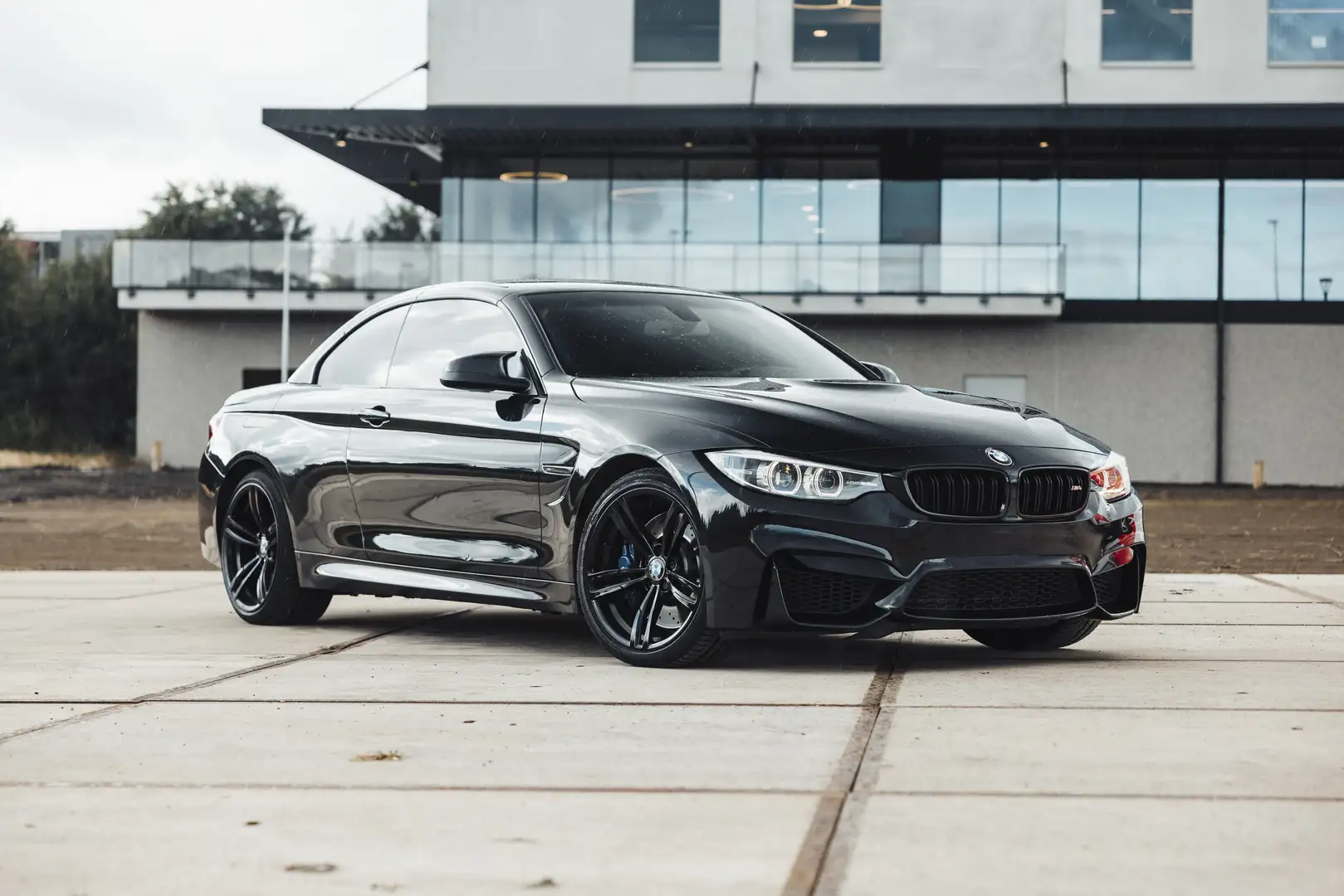 BMW M4 Cabrio | BTW wagen Zwart - 1