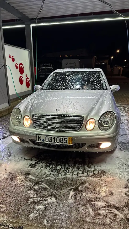 Mercedes-Benz E 220