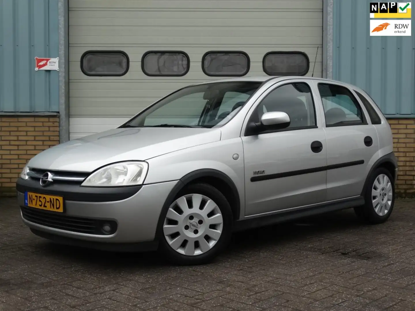 Opel Corsa 1.2-16V Enjoy Gris - 1