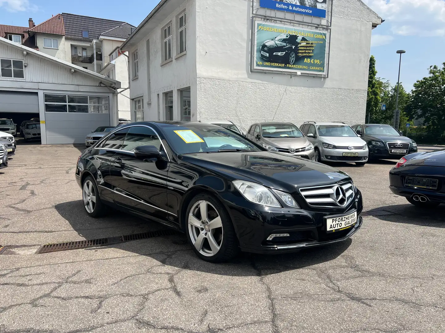 Mercedes-Benz E 250 E 250 CGI BlueEfficiency (207.347) Schwarz - 1