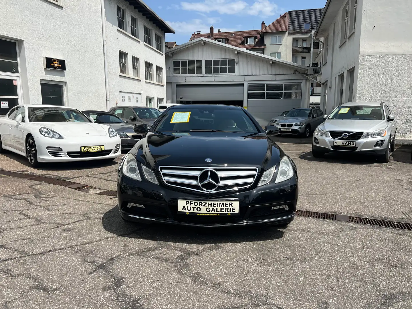 Mercedes-Benz E 250 E 250 CGI BlueEfficiency (207.347) Schwarz - 2