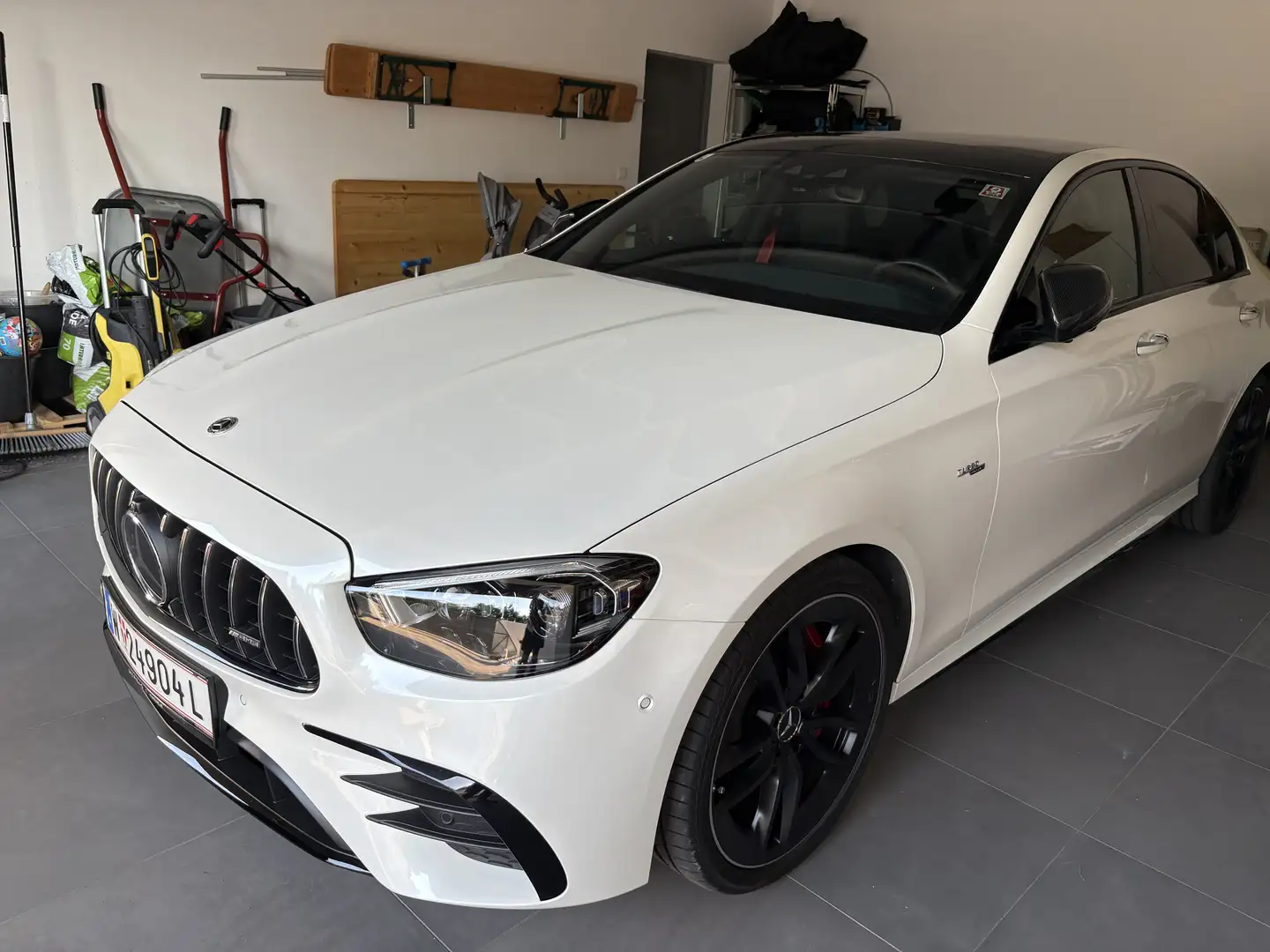 Mercedes-Benz E 53 AMG 4MATIC+ Aut. Mercedes-AMG E 53 | RACE MODE - 1