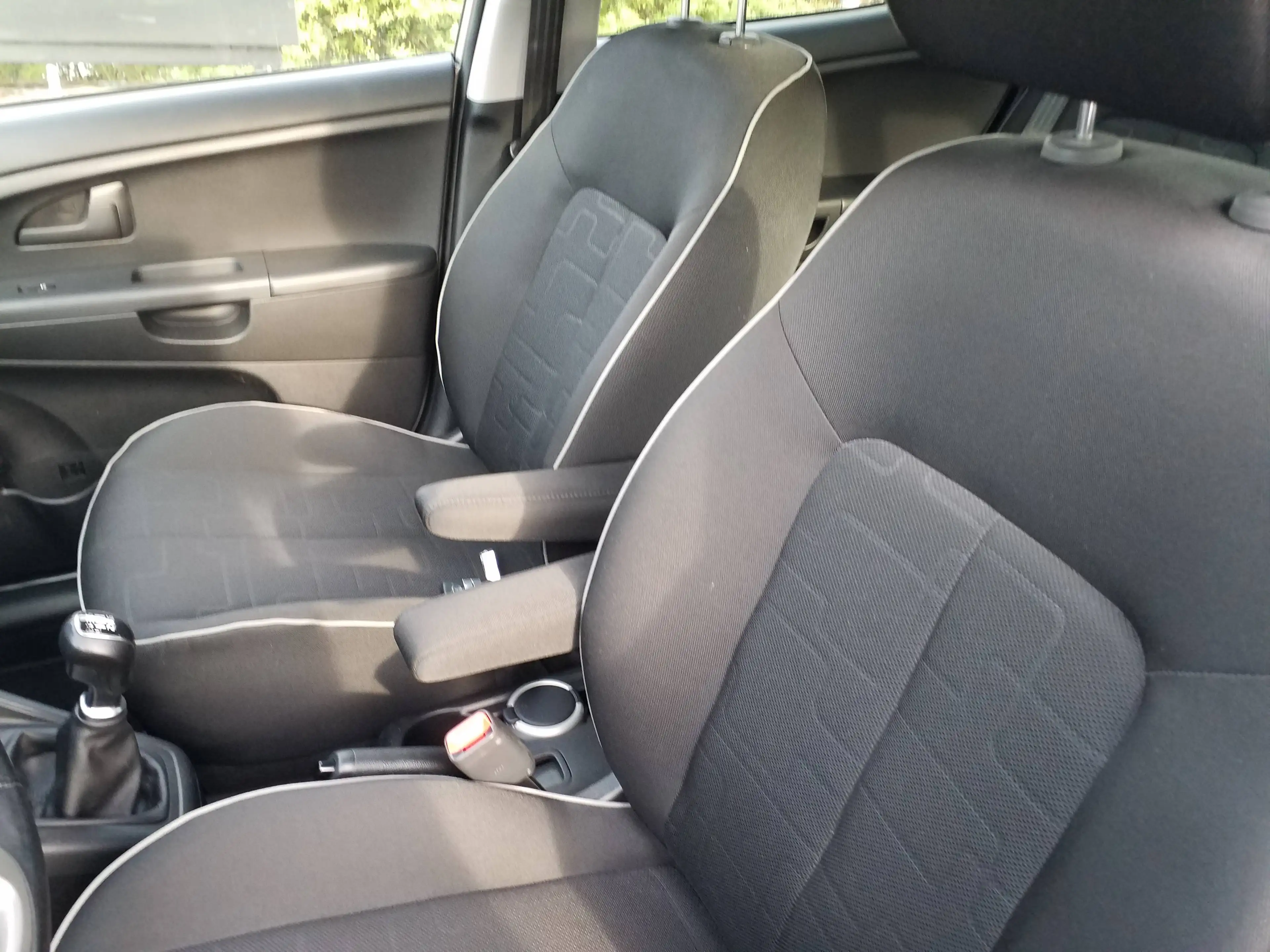 Kia Venga Venga 1.6 CVVT UEFA EURO 2016 — photo 7