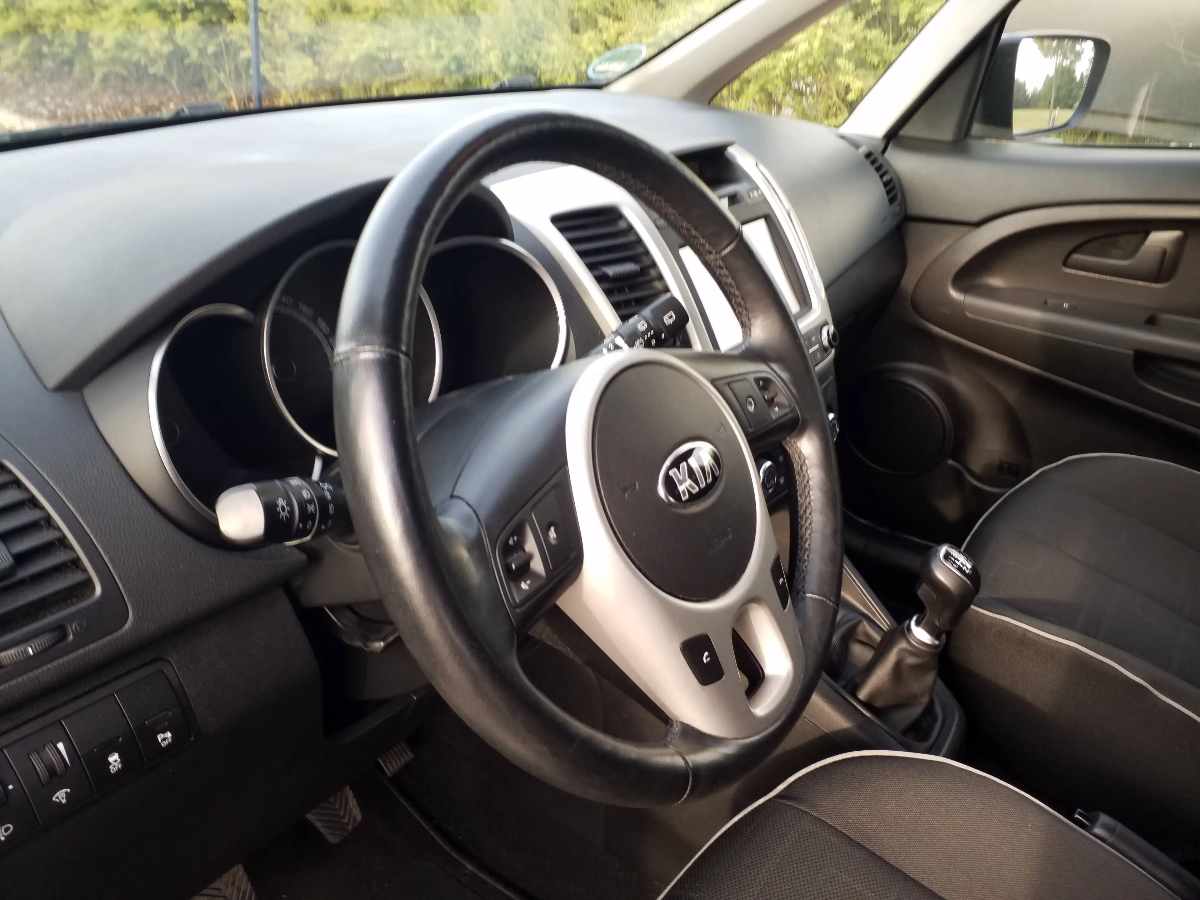 Kia Venga Venga 1.6 CVVT UEFA EURO 2016 — photo 6