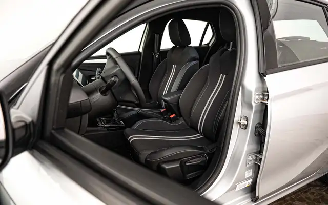 Opel Corsa view 9