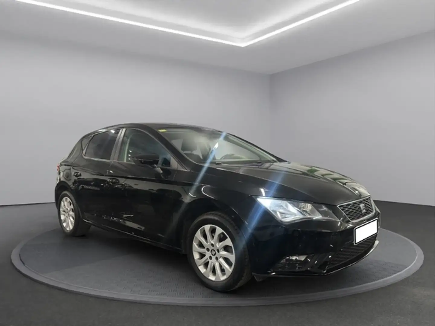 SEAT Leon 1.6TDI CR S&S Style 110 Schwarz - 2