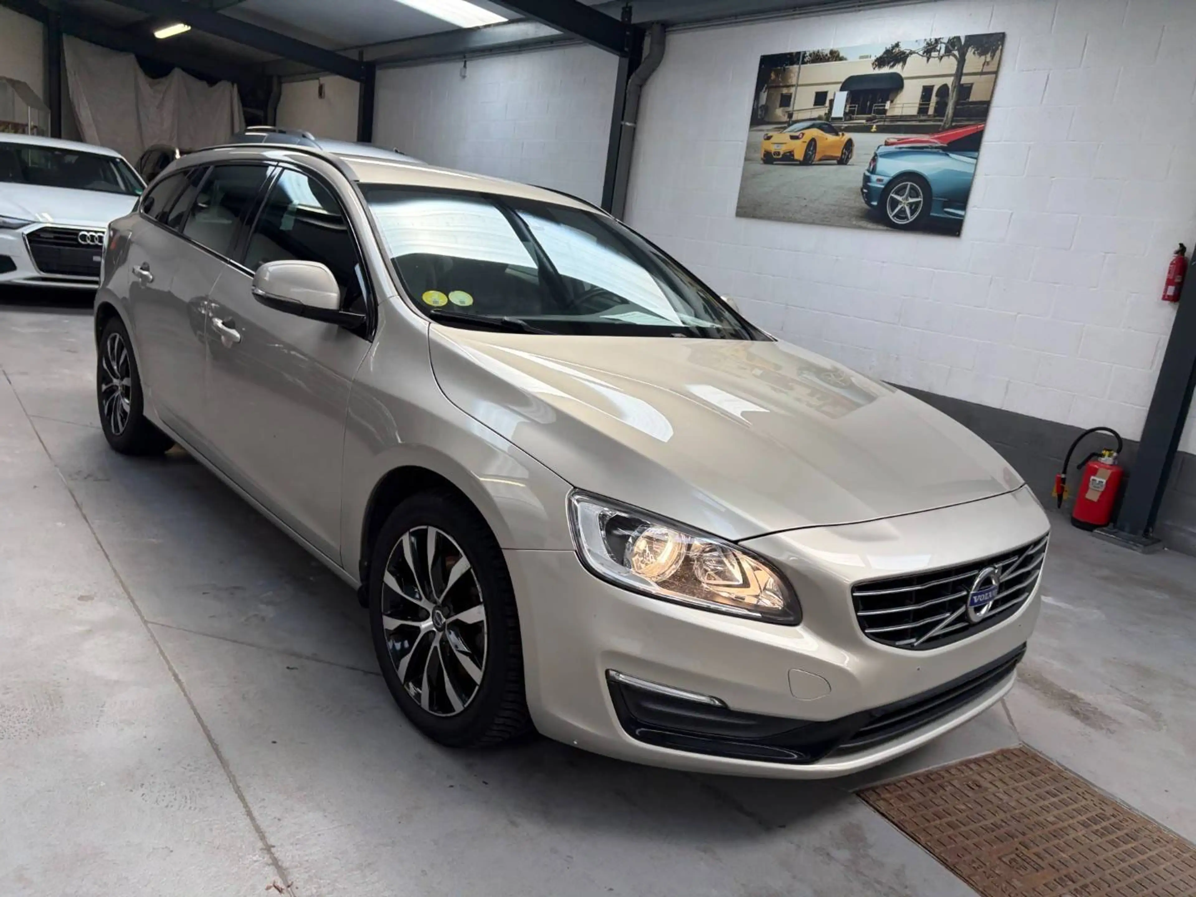 Volvo V60 V60 2.0 D2 Dynamic Edition — photo 3