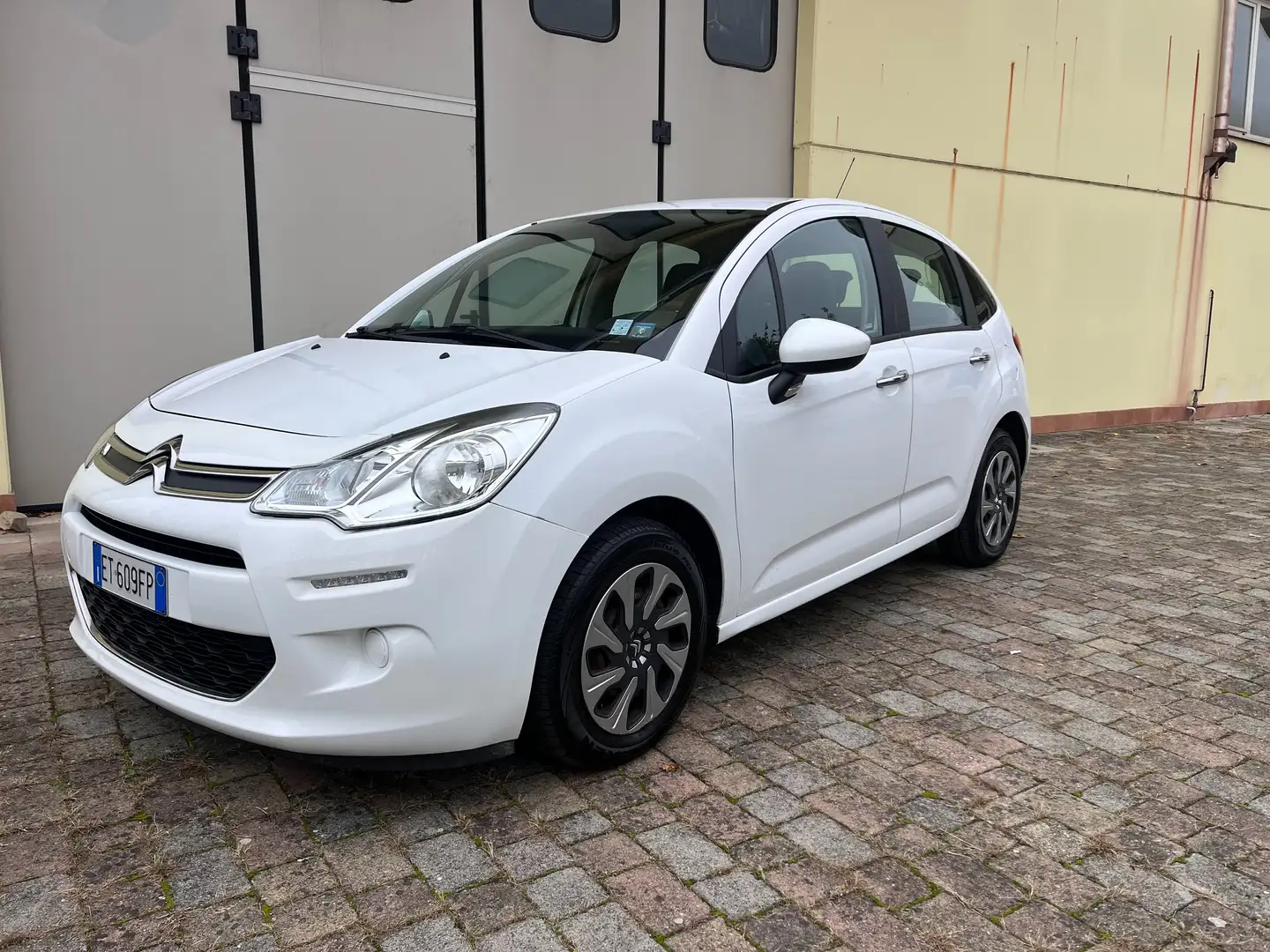 Citroen C3 C3 II 1.2 vti Seduction 82cv Weiß - 1