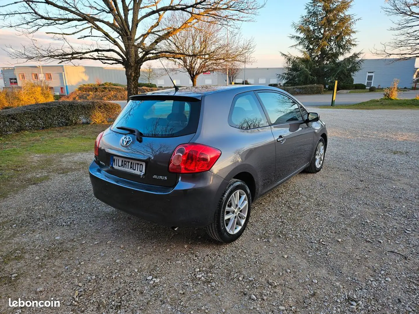 Toyota Auris 2.0 D-4D 126Ch Très Bon Etat... Gris - 2
