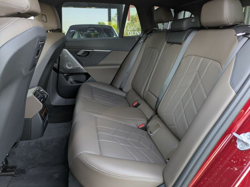 BMW 550 e xDrive Touring M Sport *AKTIONSPREIS* — photo 6