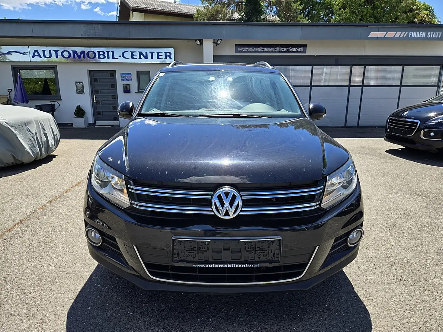 Volkswagen Tiguan 2,0 TDI Sport&Style BMT DPF Schwarz - 2