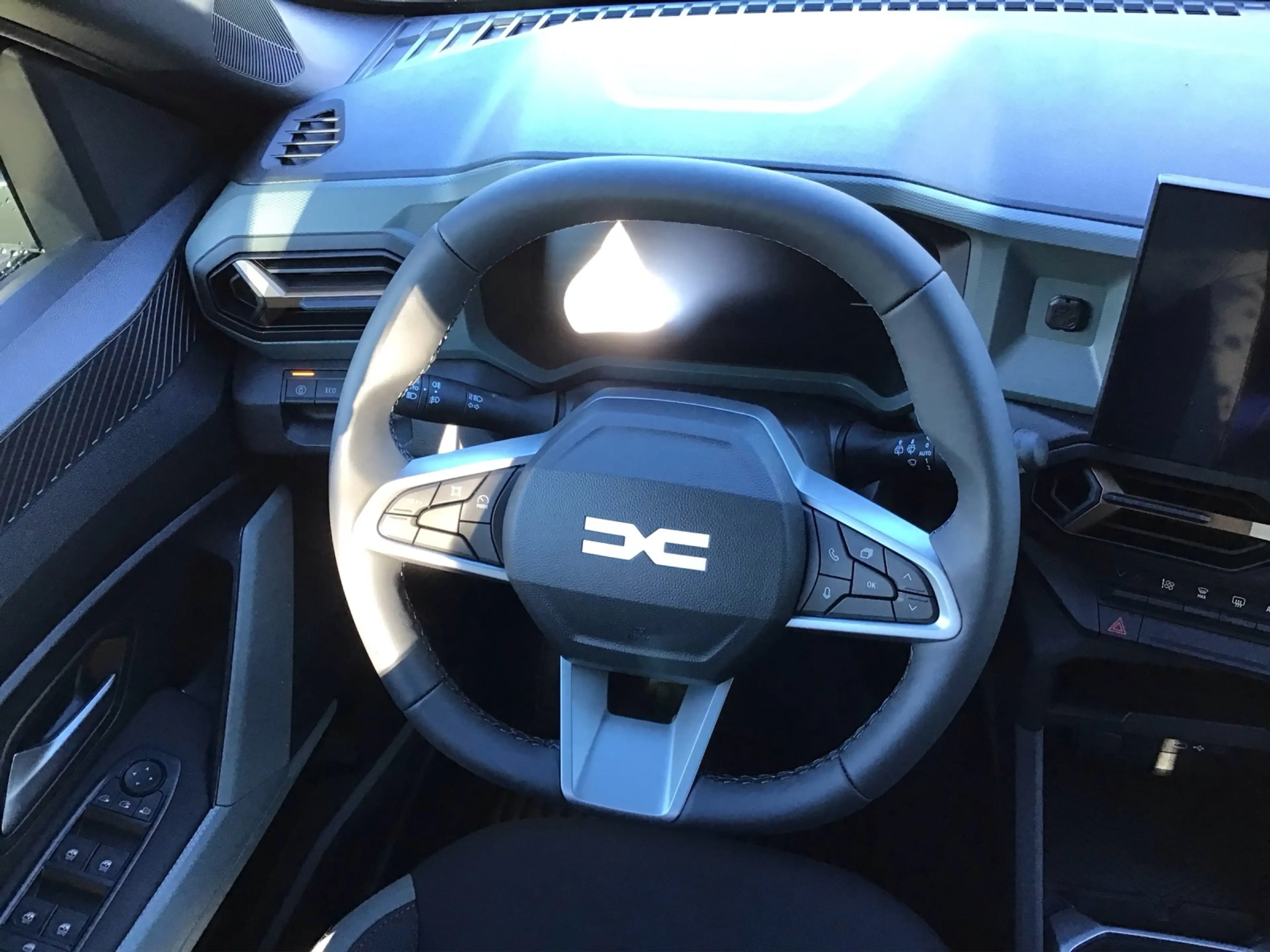 Dacia Duster III Extreme Hybrid 140 — photo 10