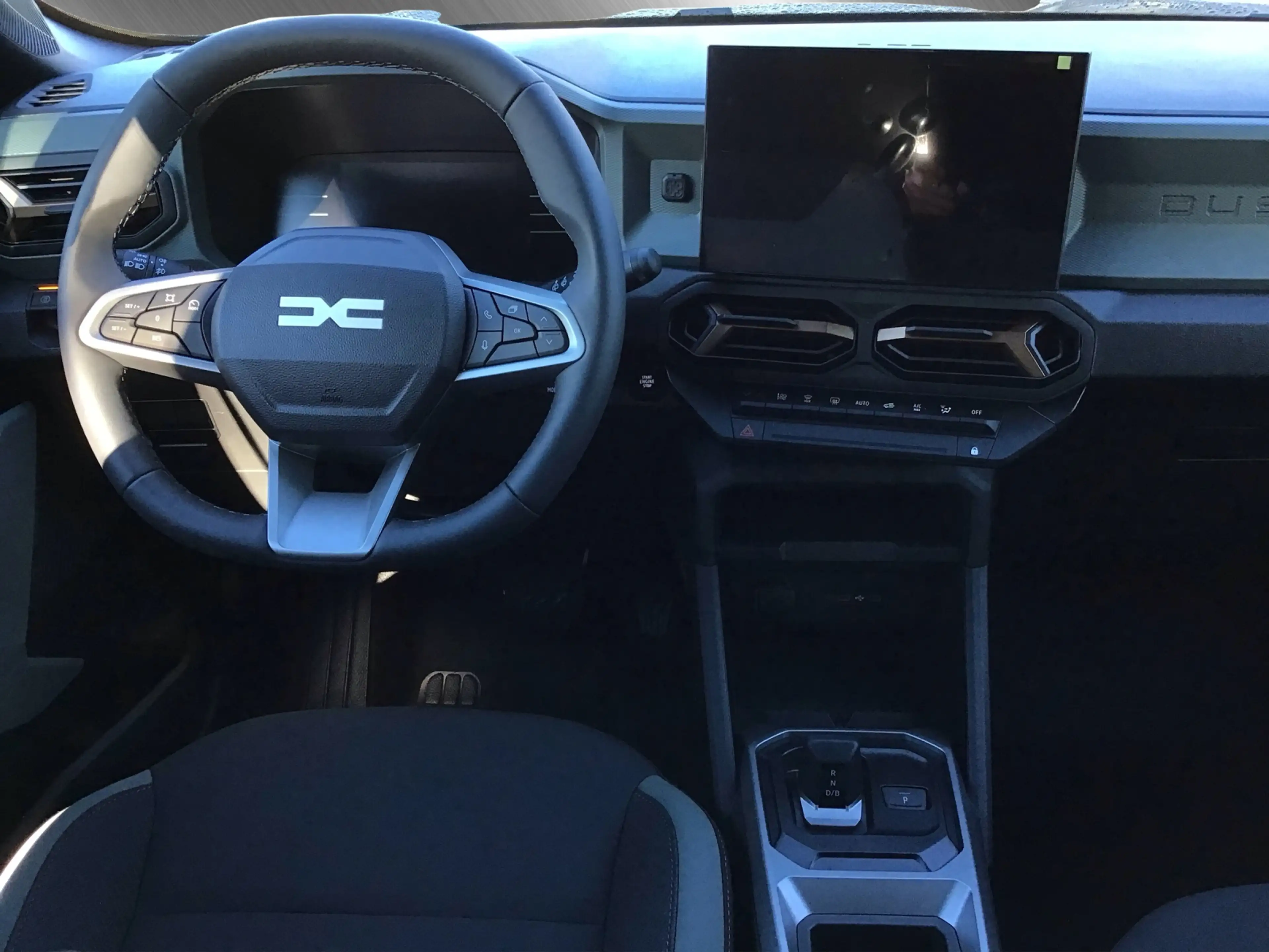 Dacia Duster III Extreme Hybrid 140 — photo 11