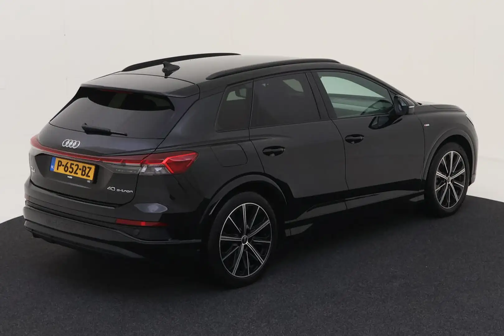 Audi Q4 e-tron 40 Launch edition S Competition 77 kWh S-LINE | 1/ Zwart - 2