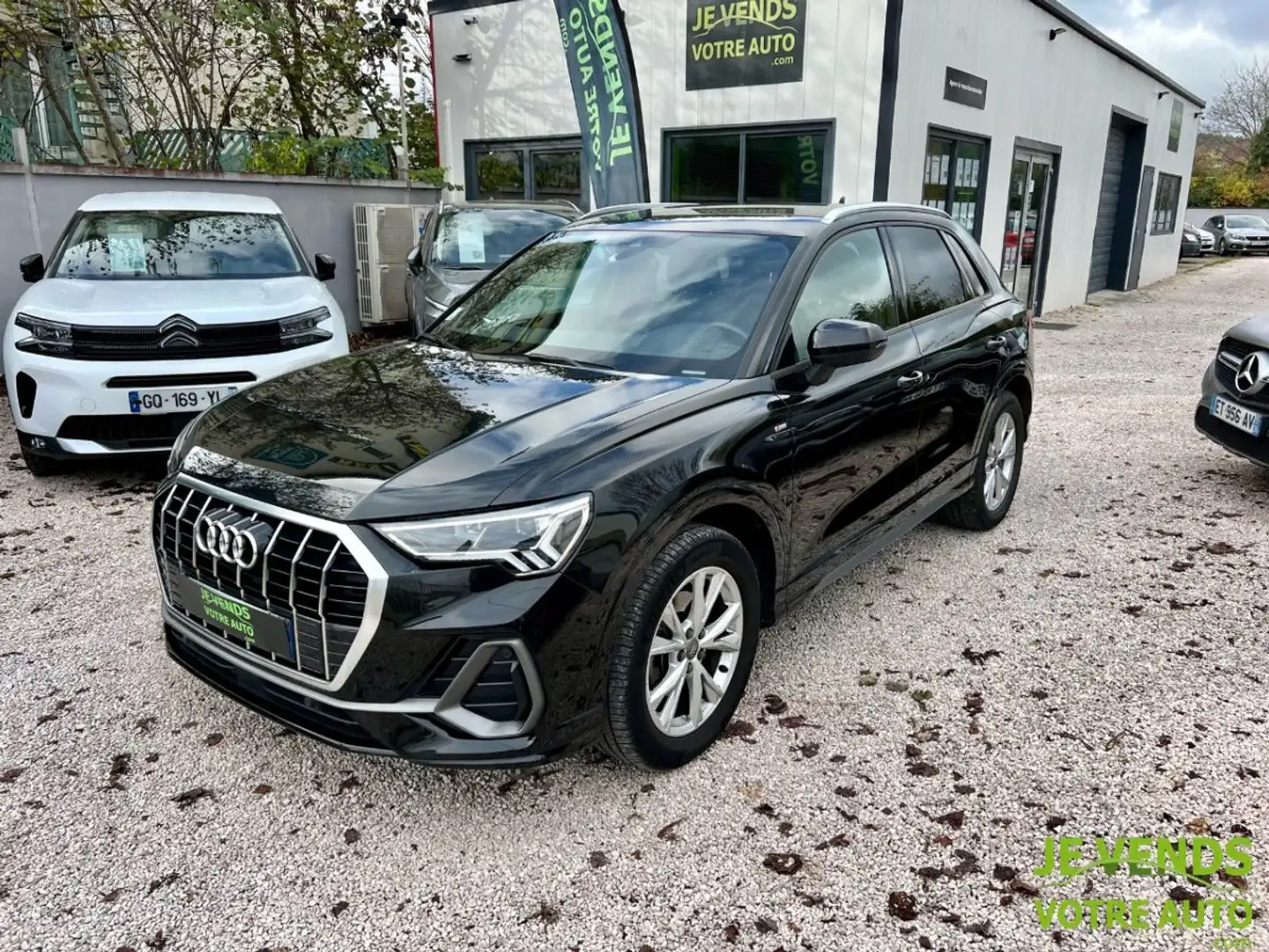Audi Q3 35 TFSI 150ch S-line Stronic 7 Noir - 1