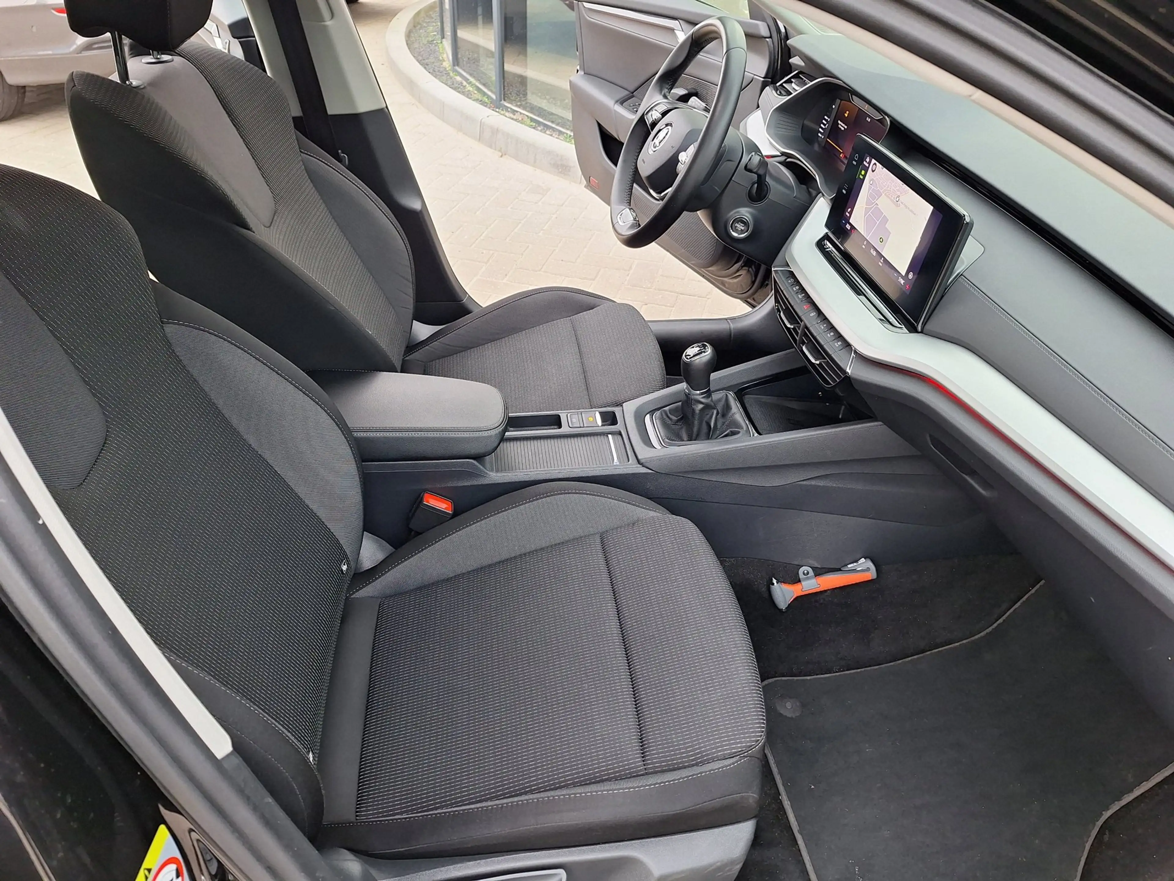 Skoda Octavia Combi 1.0 TSI Business Edition DEALER OH — photo 8