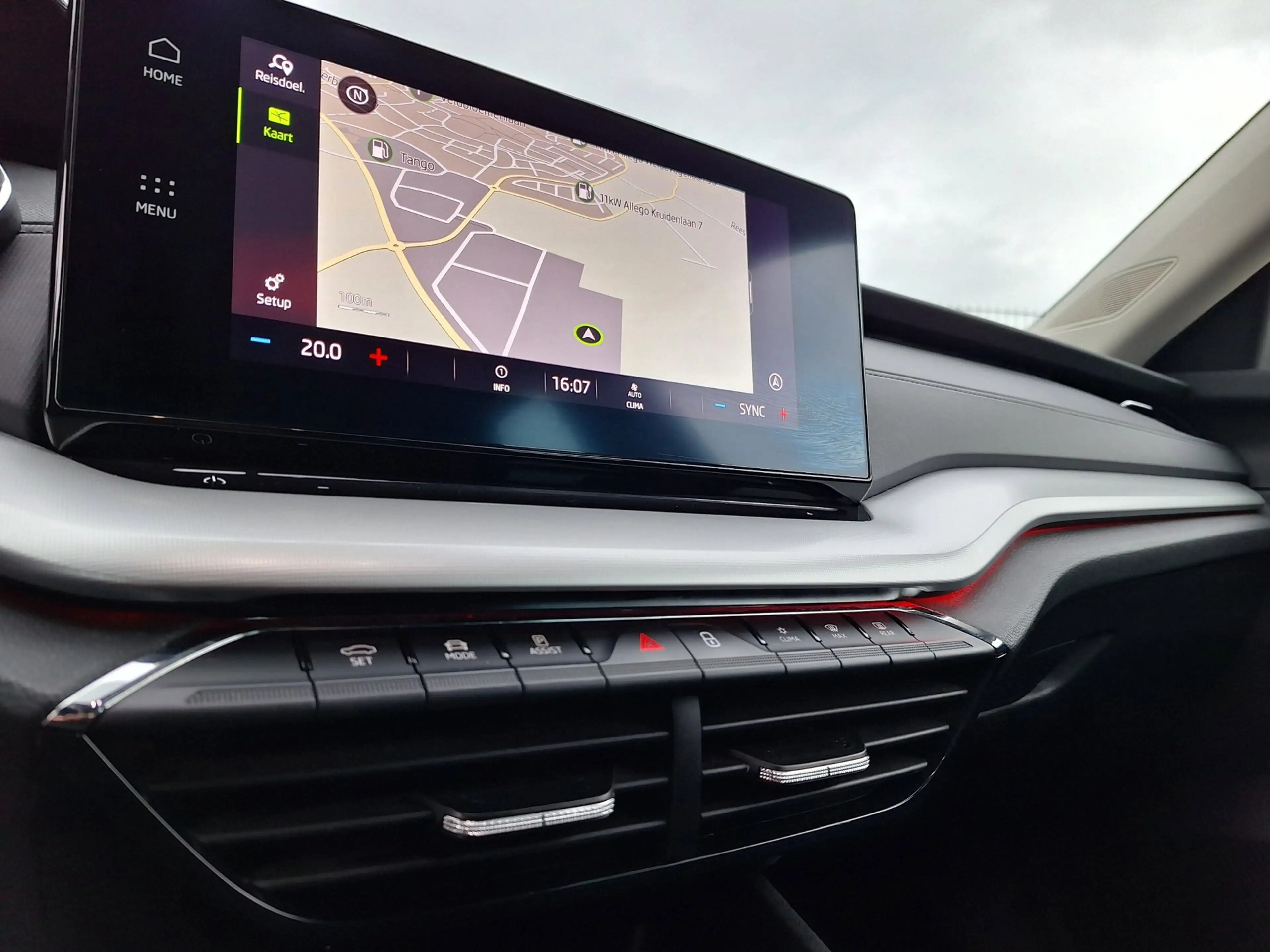 Skoda Octavia Combi 1.0 TSI Business Edition DEALER OH — photo 13