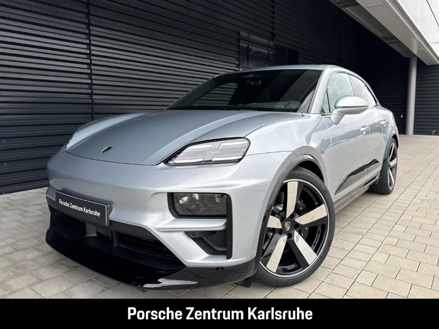 Porsche Macan Turbo HA-Lenkung InnoDrive Sitzbelüftung Silber - 1