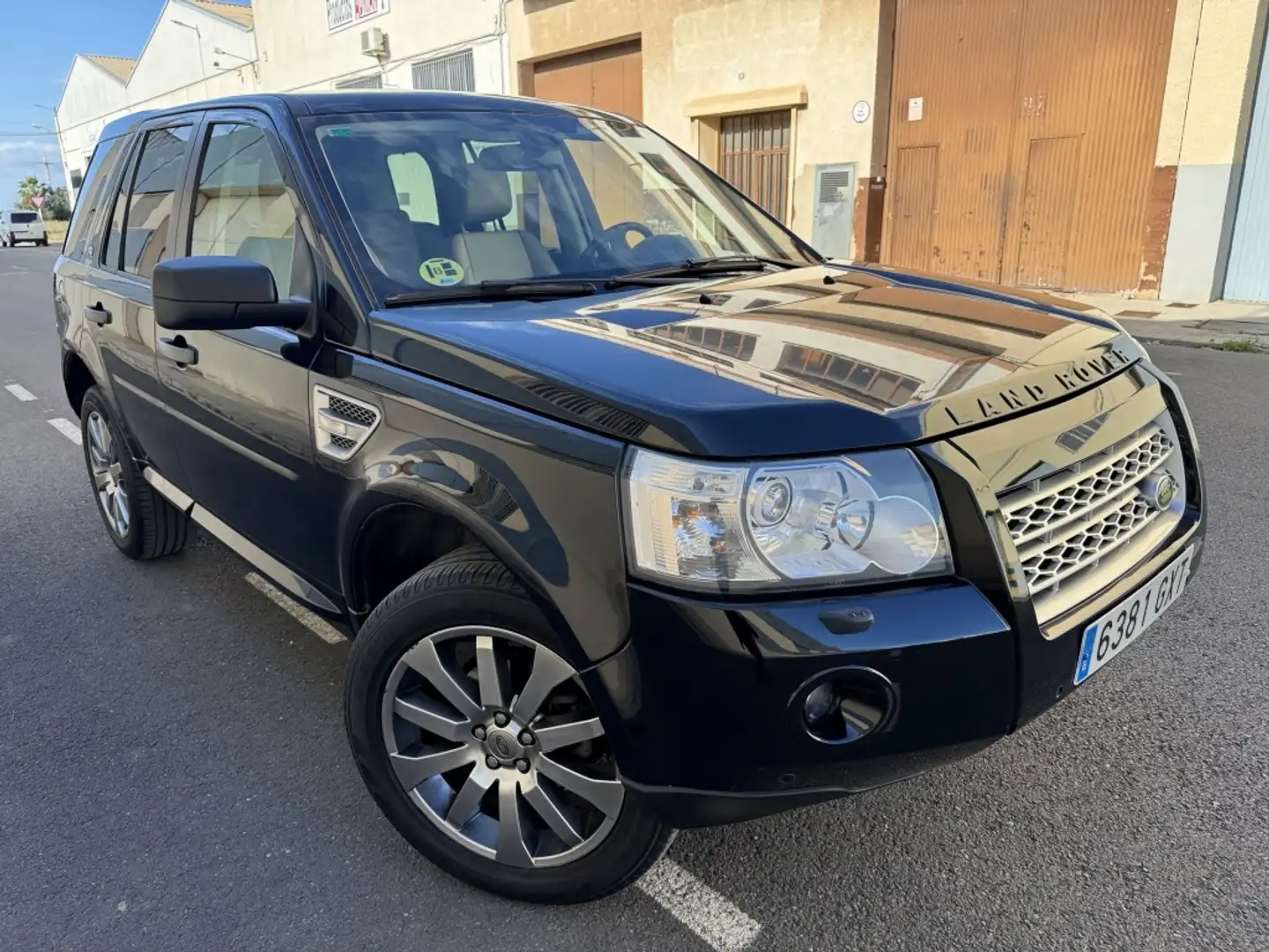 Land Rover Freelander 2.2Td4 HSE CommandShift Schwarz - 1