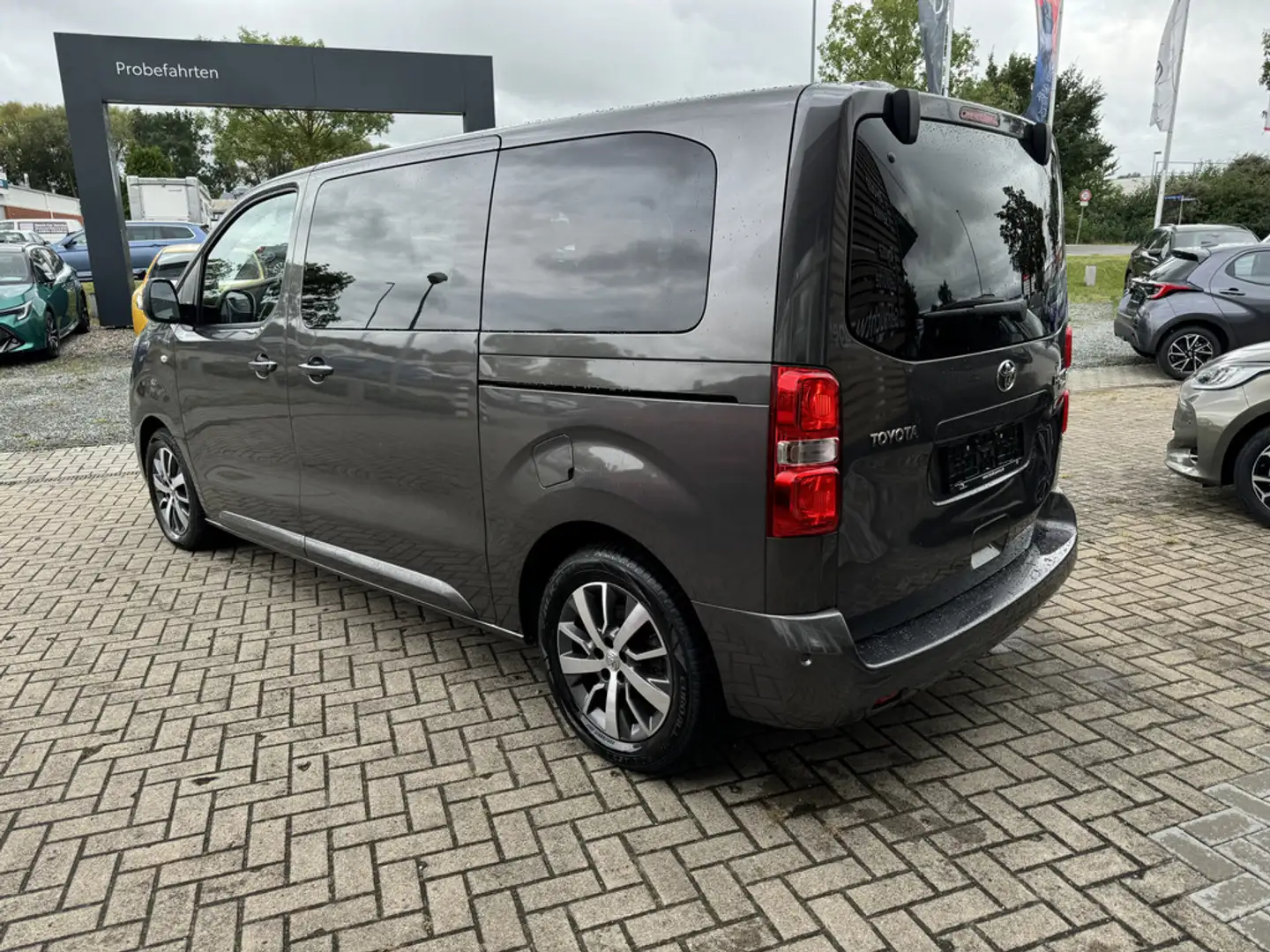 Toyota Proace Verso 2.0 L1 Team Deutschland SHZ NAVI Grau - 2