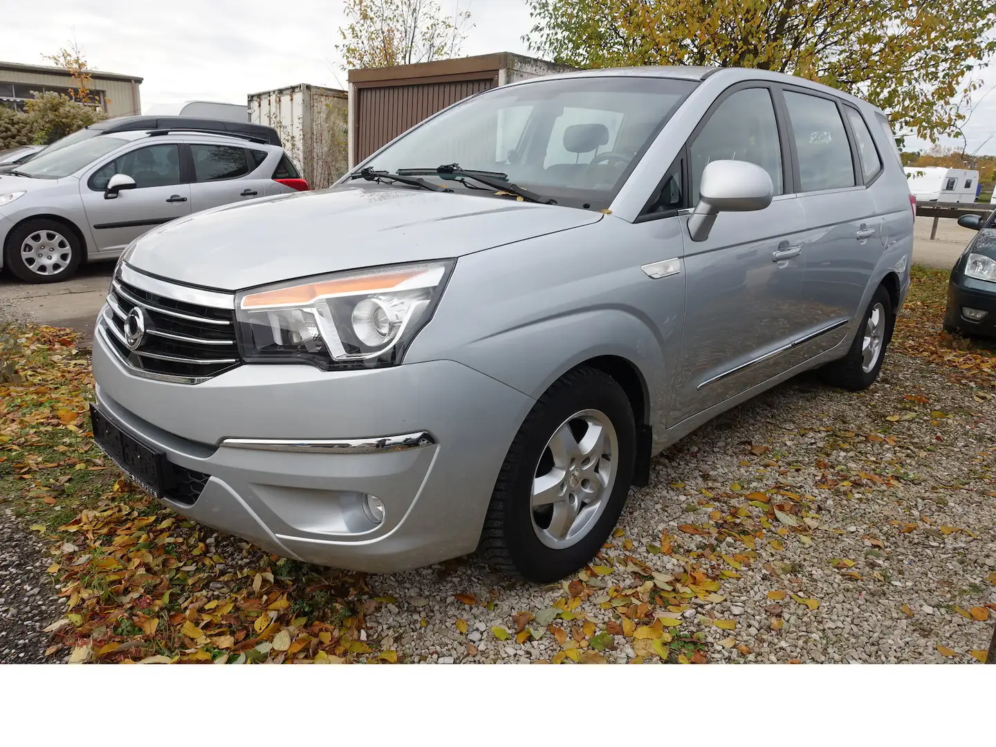 SsangYong Rodius 7-Sitzer Sitzheizung Ganzjahresreifen Alu Silber - 1