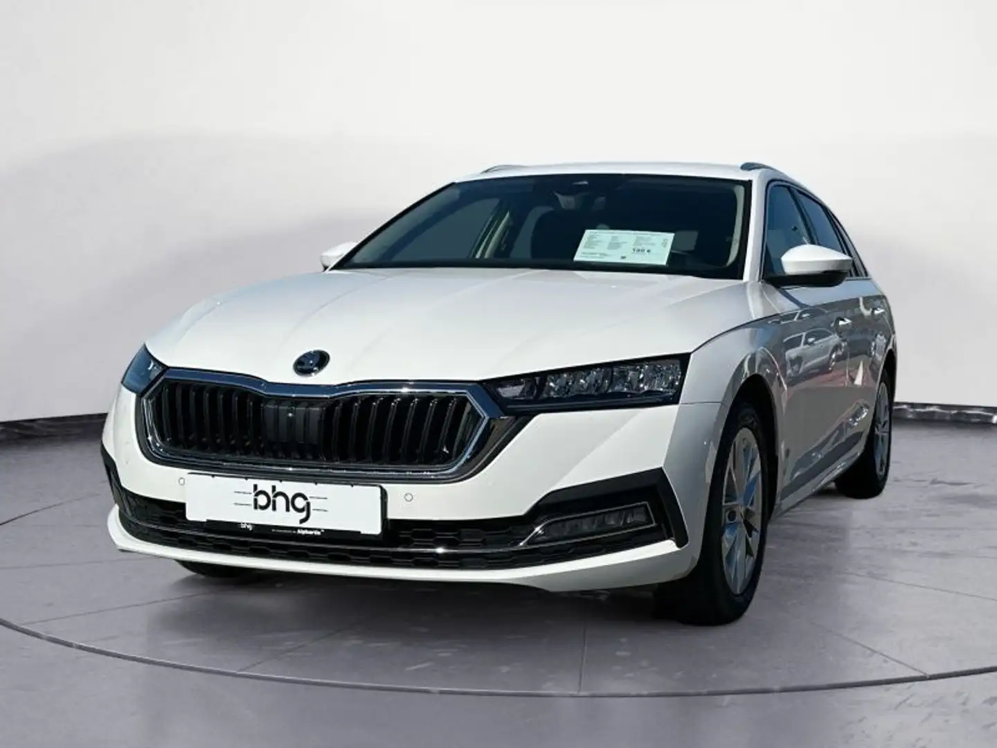 Skoda Octavia Combi 2.0 TDI STYLE AHK KAMERA HUD ACC Blanco - 2