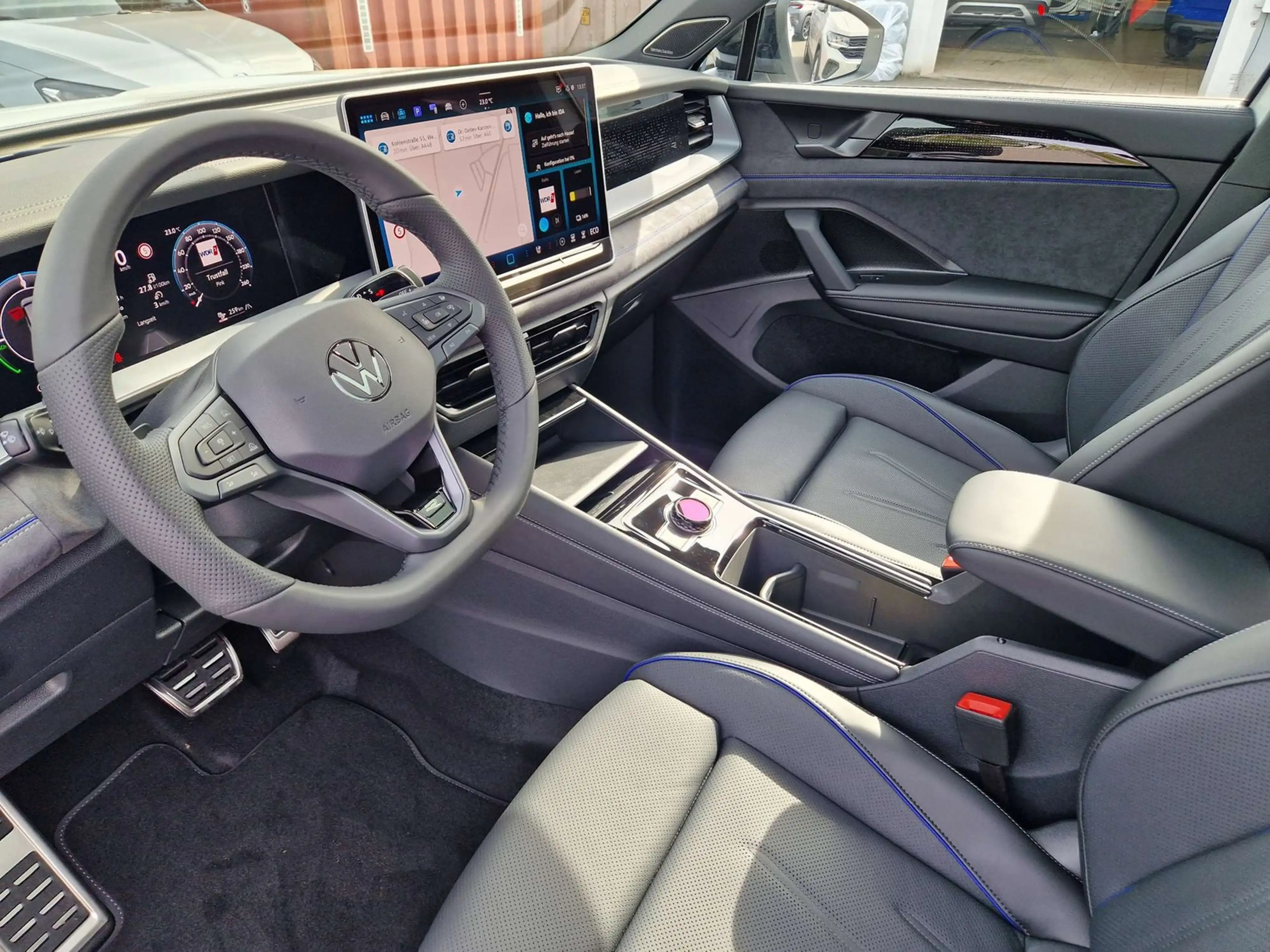 Volkswagen Tayron 1,5 eHybrid DSG R-LINE BLACK STYLE PANORAMA NAV... — photo 3