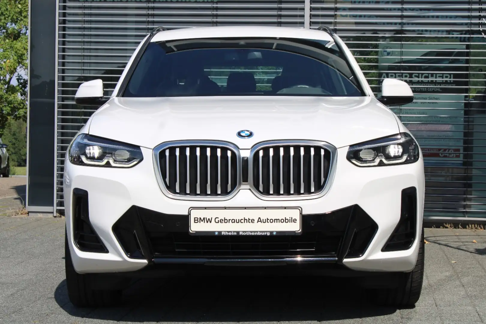 BMW X3 xDrive30e M Sportpaket Navi LED Kamera DAB SH Weiß - 2