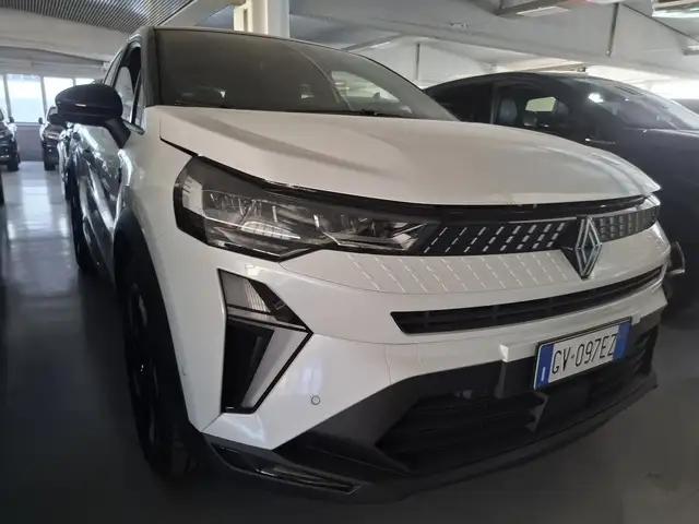2024 Renault Captur in White for sale