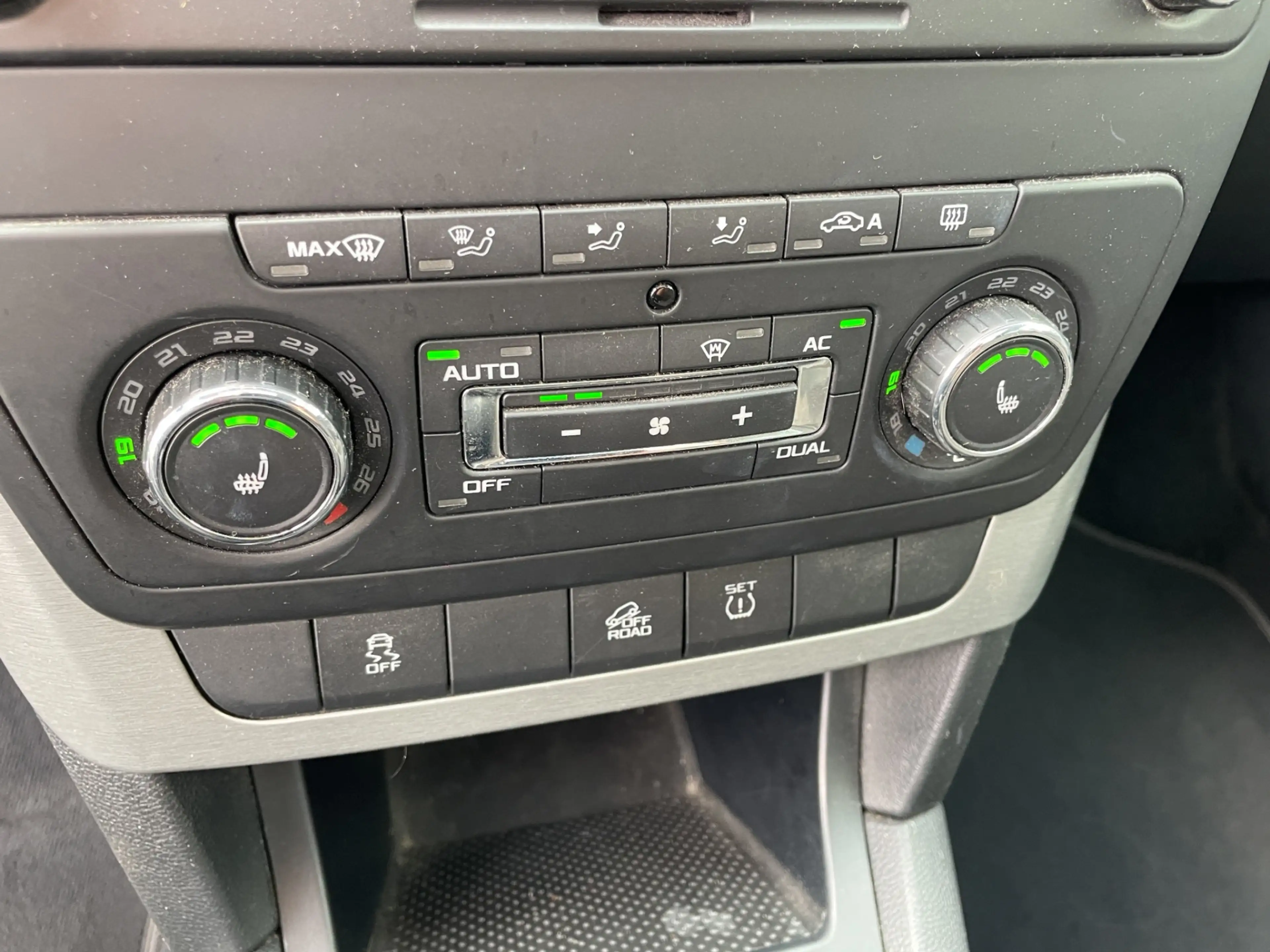 Skoda Yeti 1.8 TSI Ambition 4x4 Cruise  | Winterpakket | Pano — photo 5