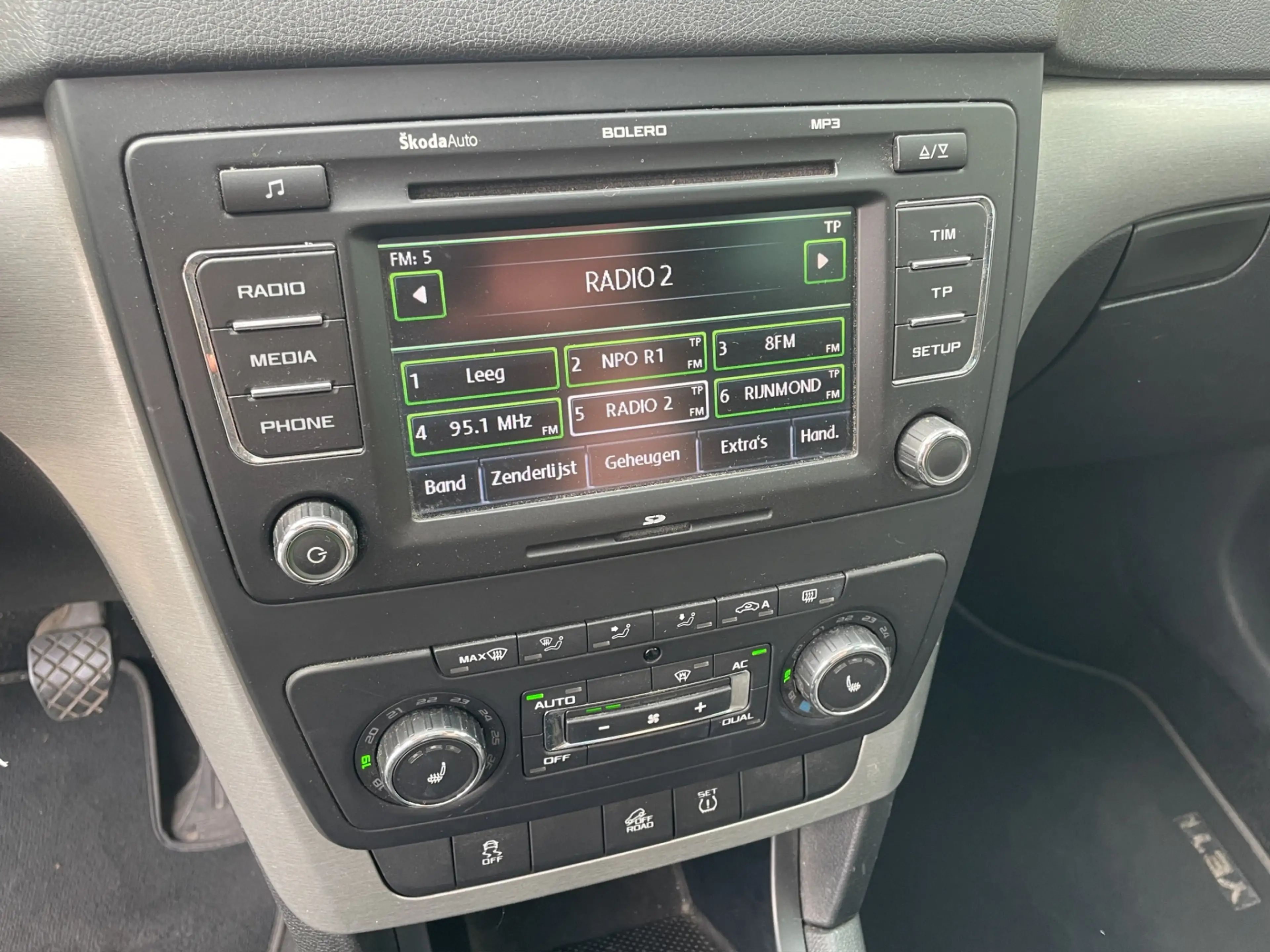 Skoda Yeti 1.8 TSI Ambition 4x4 Cruise  | Winterpakket | Pano — photo 14