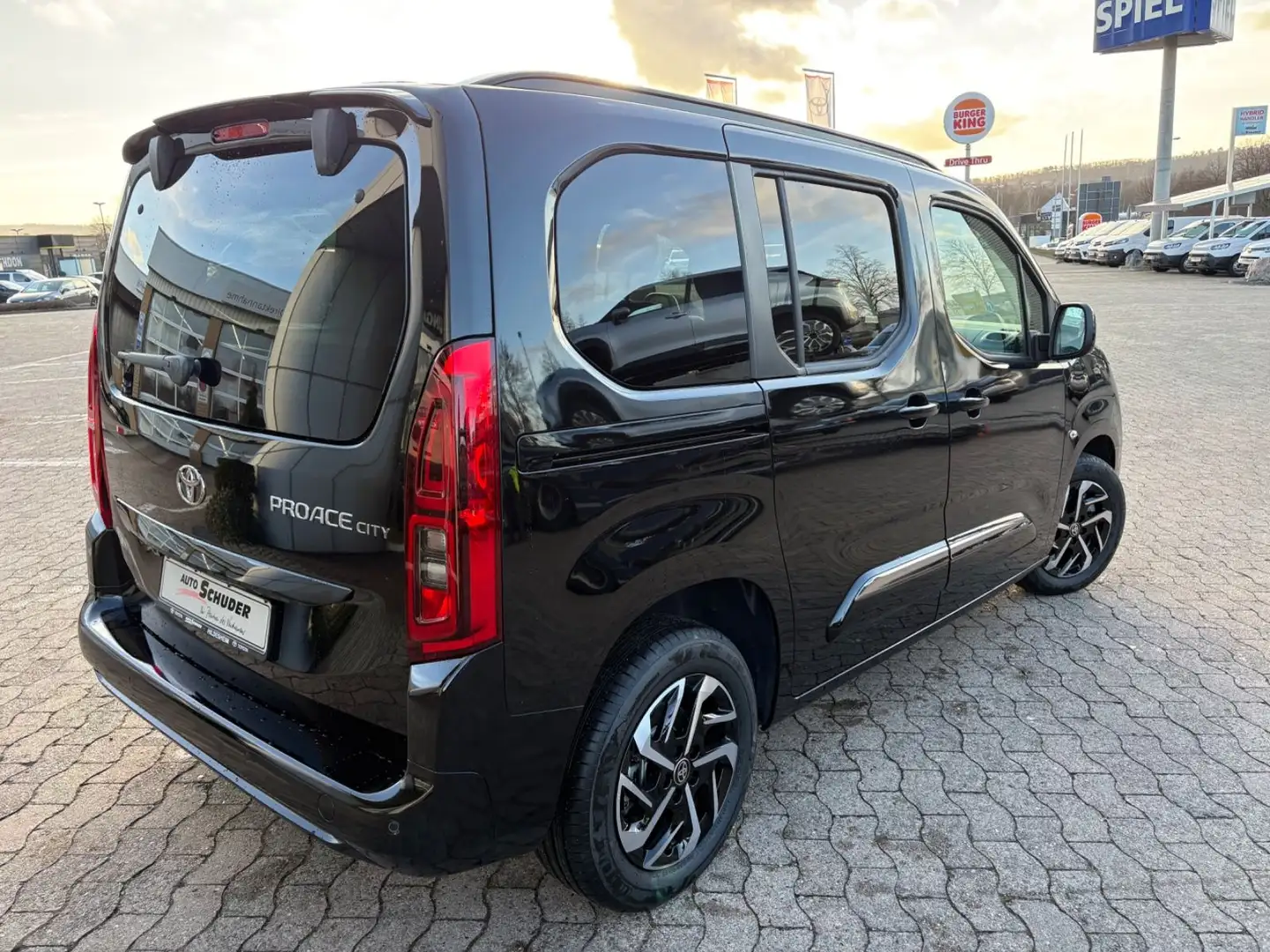 Toyota Proace Verso L1 Teamplayer Schwarz - 2