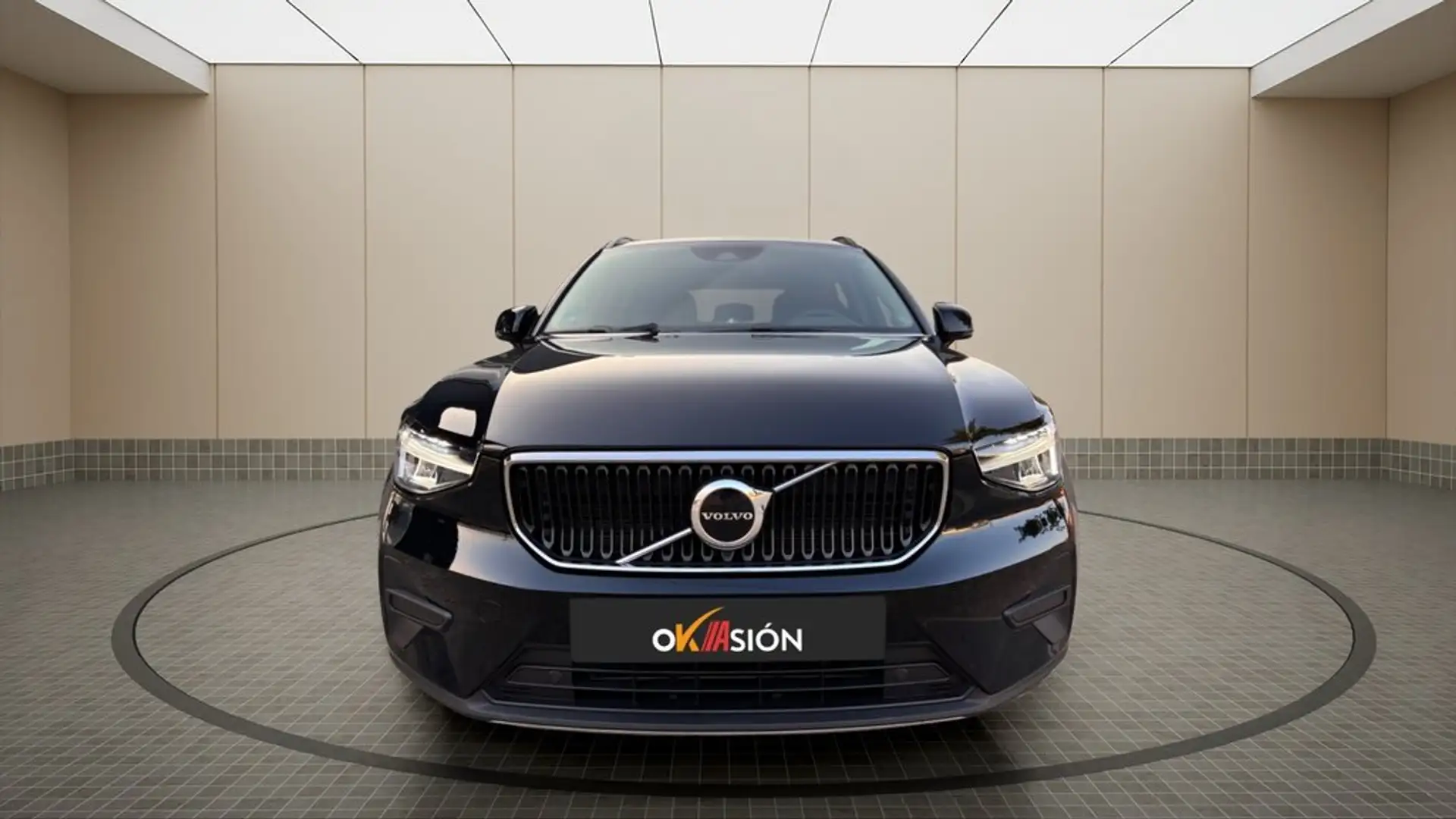 Volvo XC40 1.5 T2 Essential Dark Auto Negro - 2